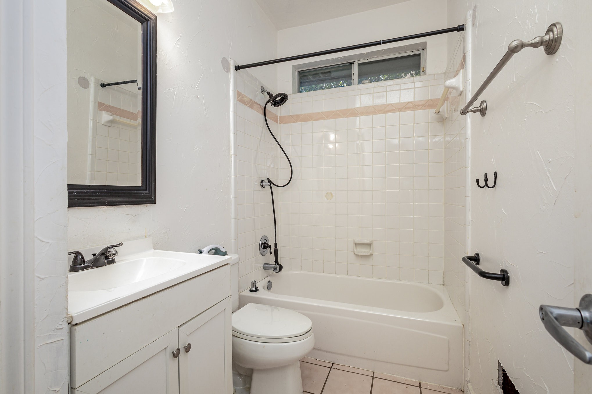 Carrollton, Texas, 75007, United States, 5 Bedrooms Bedrooms, ,3 BathroomsBathrooms,Residential,For Sale,1965546