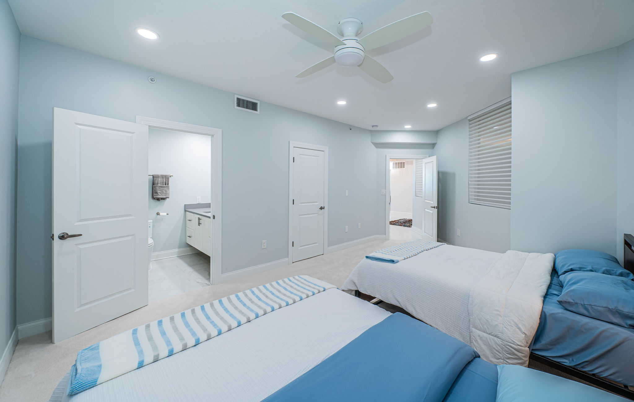 Belleair, Florida, 33756, United States, 2 Bedrooms Bedrooms, ,3 BathroomsBathrooms,Residential,For Sale,1979056