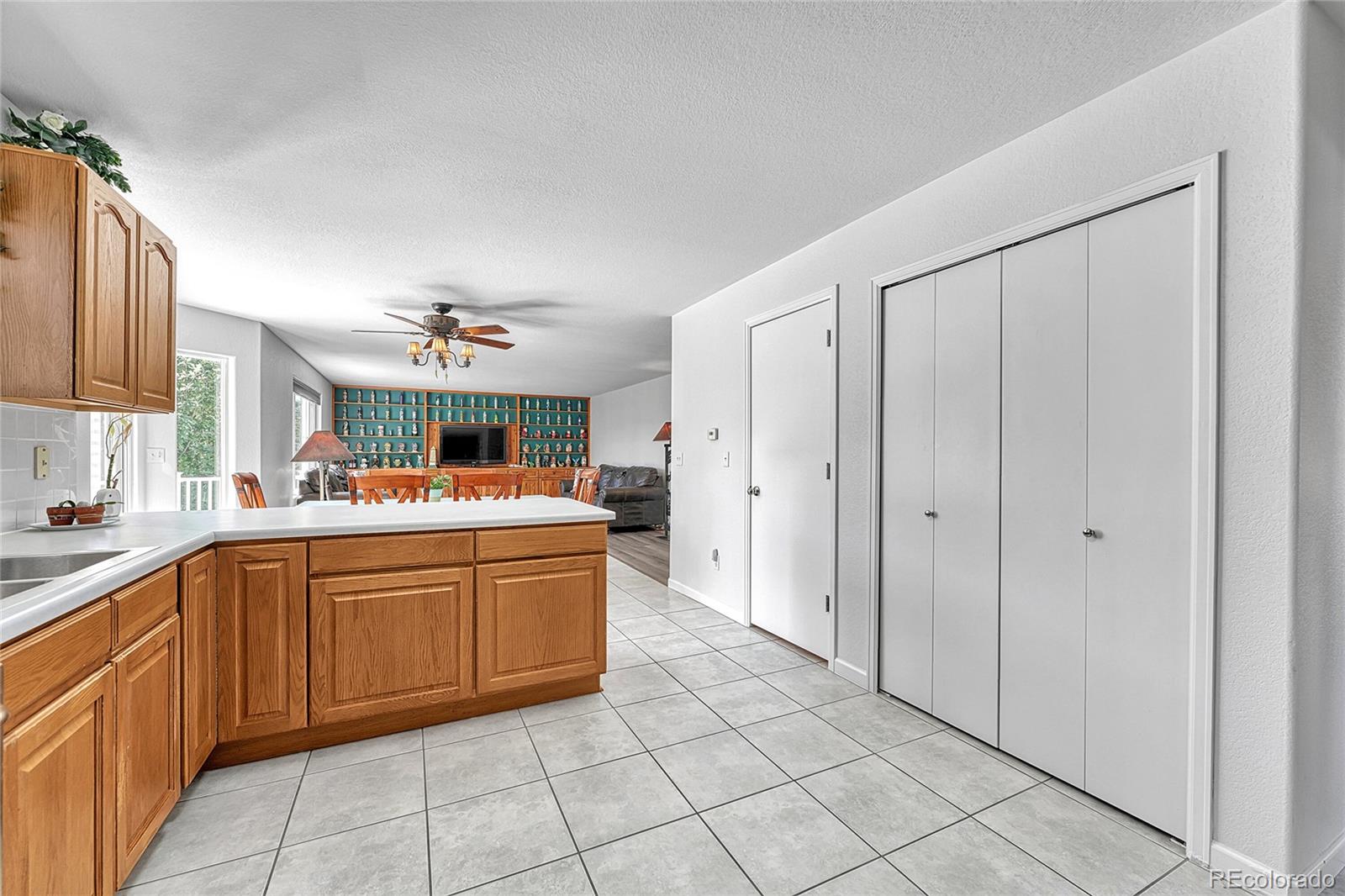 Littleton, Colorado, 80125, United States, 4 Bedrooms Bedrooms, ,3 BathroomsBathrooms,Residential,For Sale,1955641