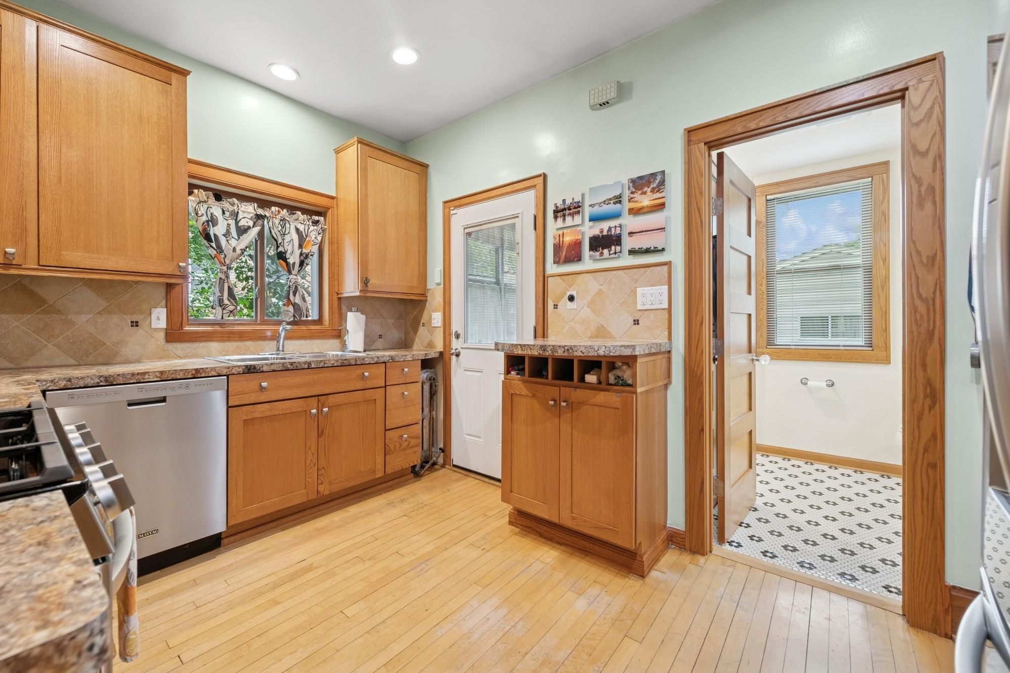 Minneapolis, Minnesota, 55408, United States, 4 Bedrooms Bedrooms, ,2 BathroomsBathrooms,Residential,For Sale,1919825