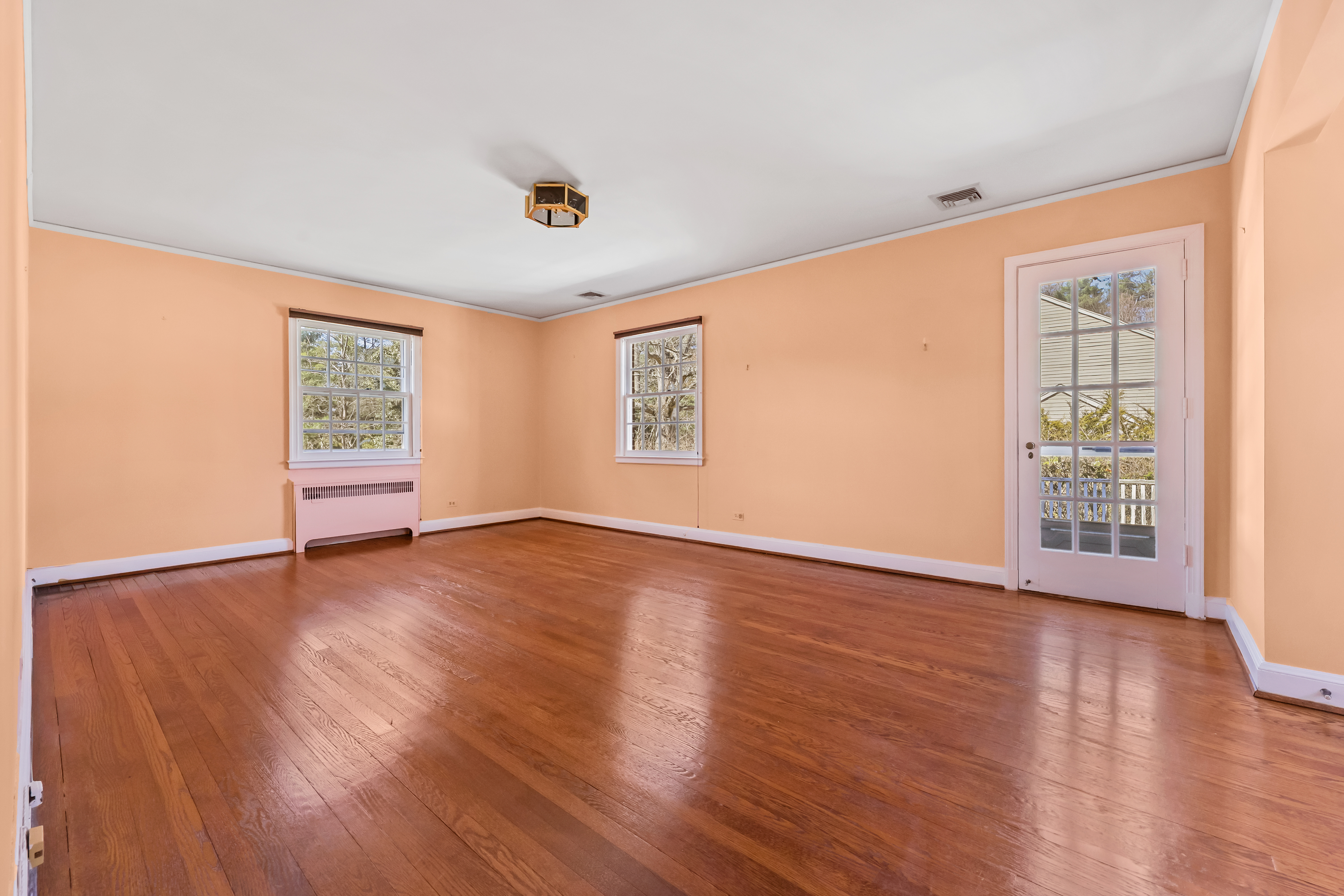  Sun-drenched and Welcoming - 物件實景