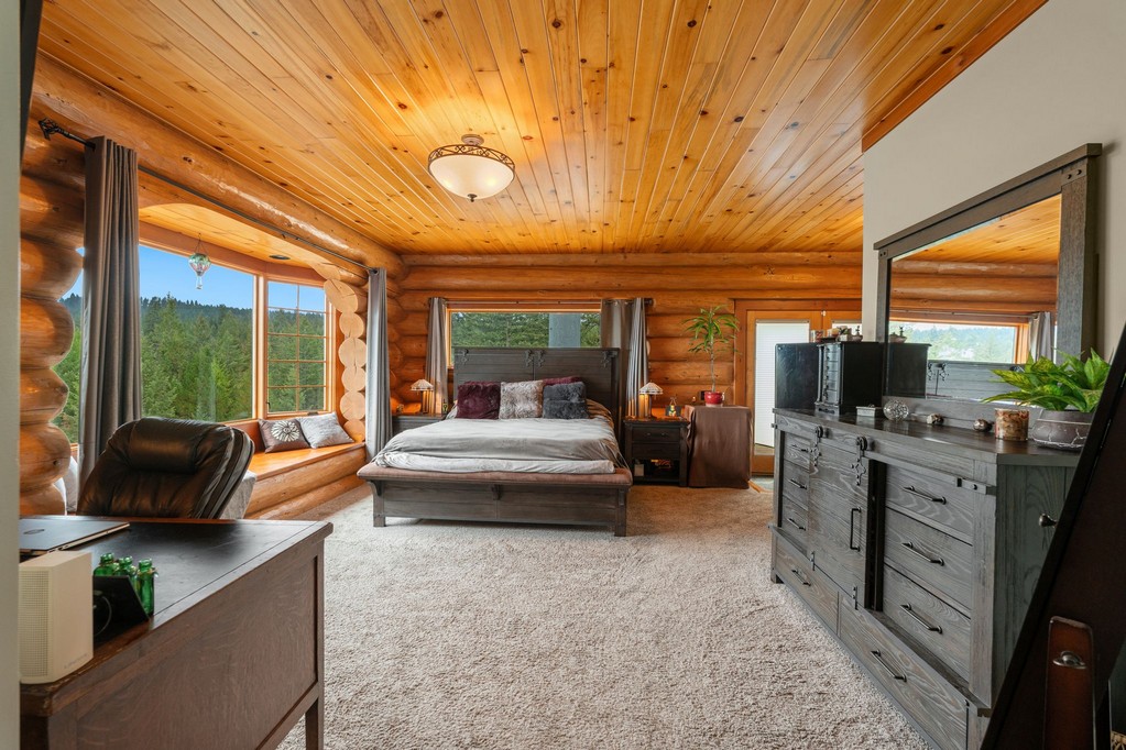 Bonners Ferry, Idaho, 83805, United States, 3 Bedrooms Bedrooms, ,4 BathroomsBathrooms,Residential,For Sale,1984473