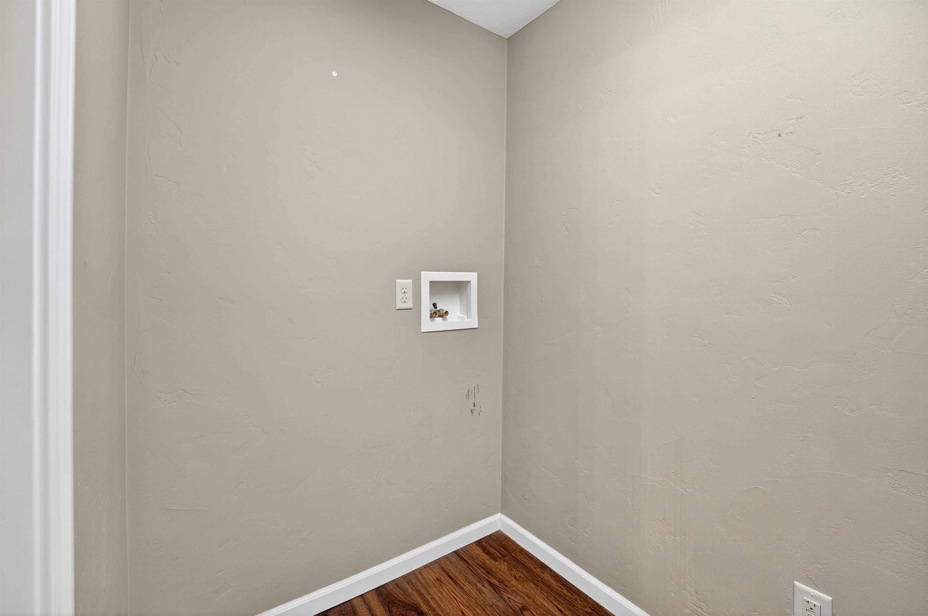 NEW HOLSTEIN, Wisconsin, 53061, United States, 3 Bedrooms Bedrooms, ,2 BathroomsBathrooms,Residential,For Sale,1995777