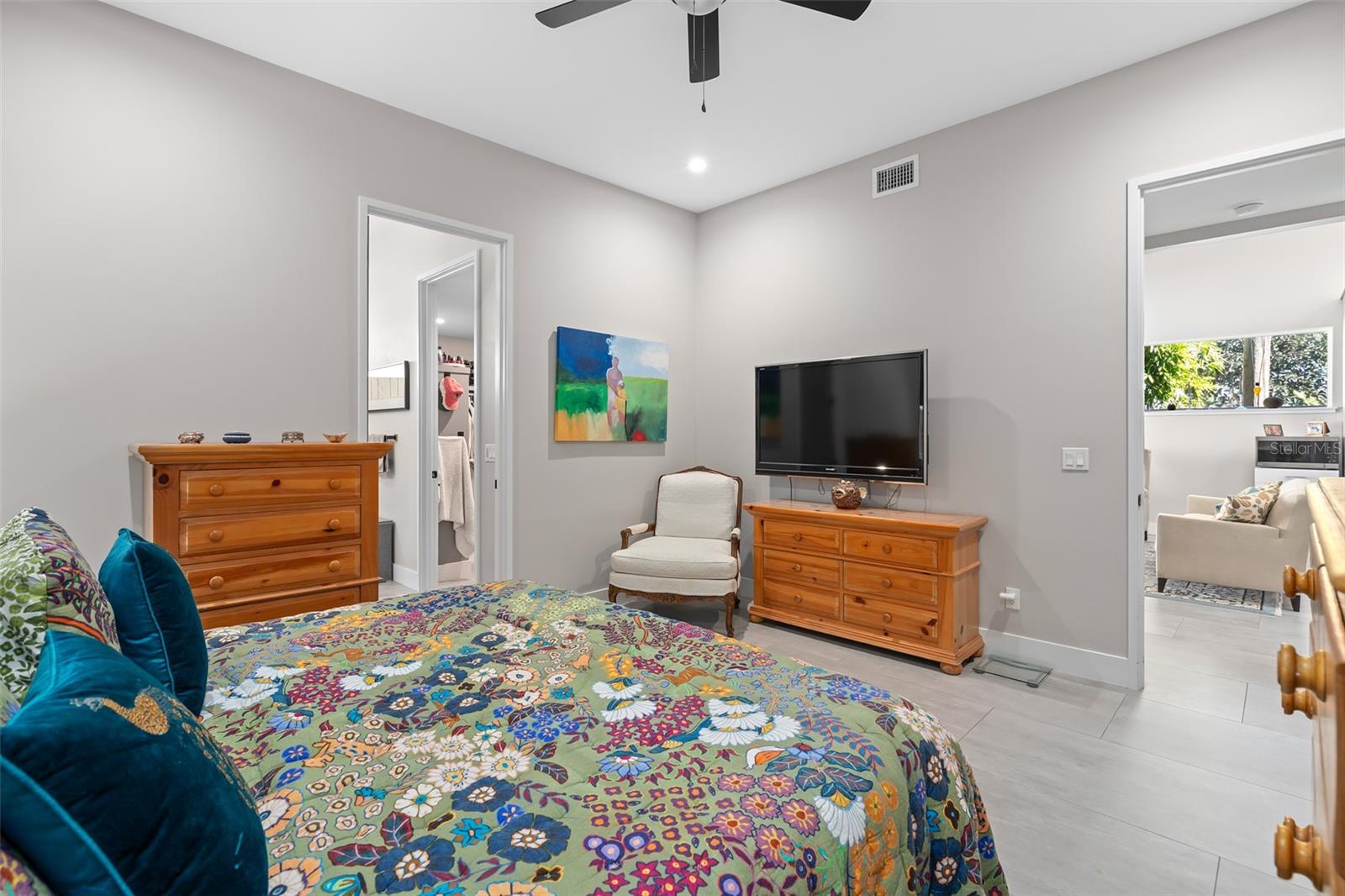 ORLANDO, Florida, 32806, United States, 4 Bedrooms Bedrooms, ,3 BathroomsBathrooms,Residential,For Sale,1978937