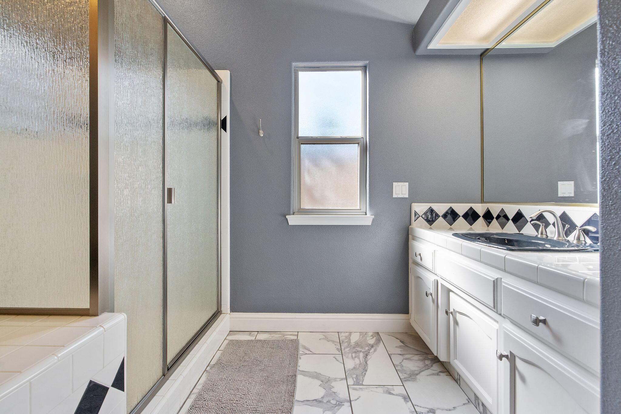 Visalia, California, 93292, United States, 4 Bedrooms Bedrooms, ,3 BathroomsBathrooms,Residential,For Sale,1977045