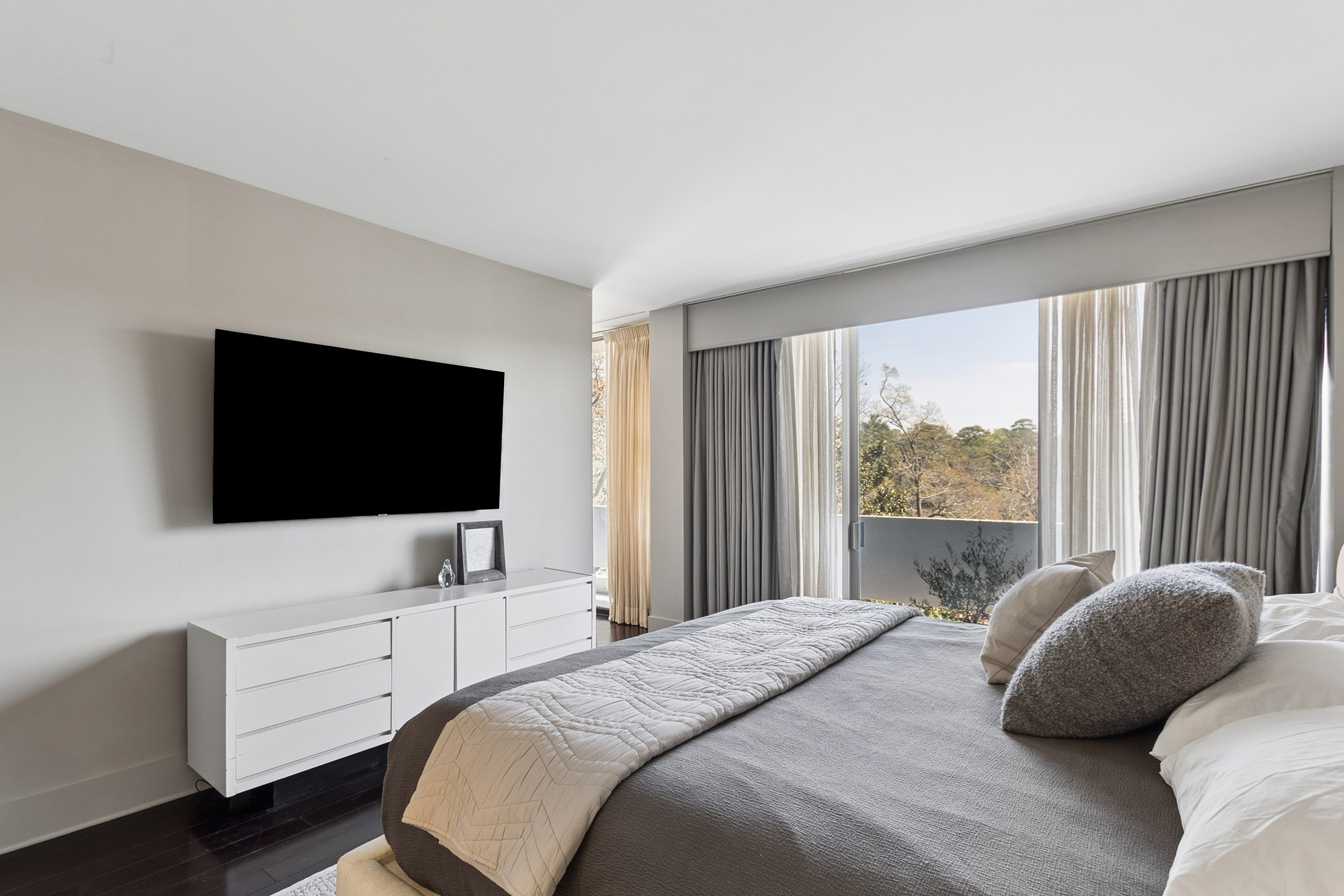  Easy Living at Plaza Towers - 物件實景