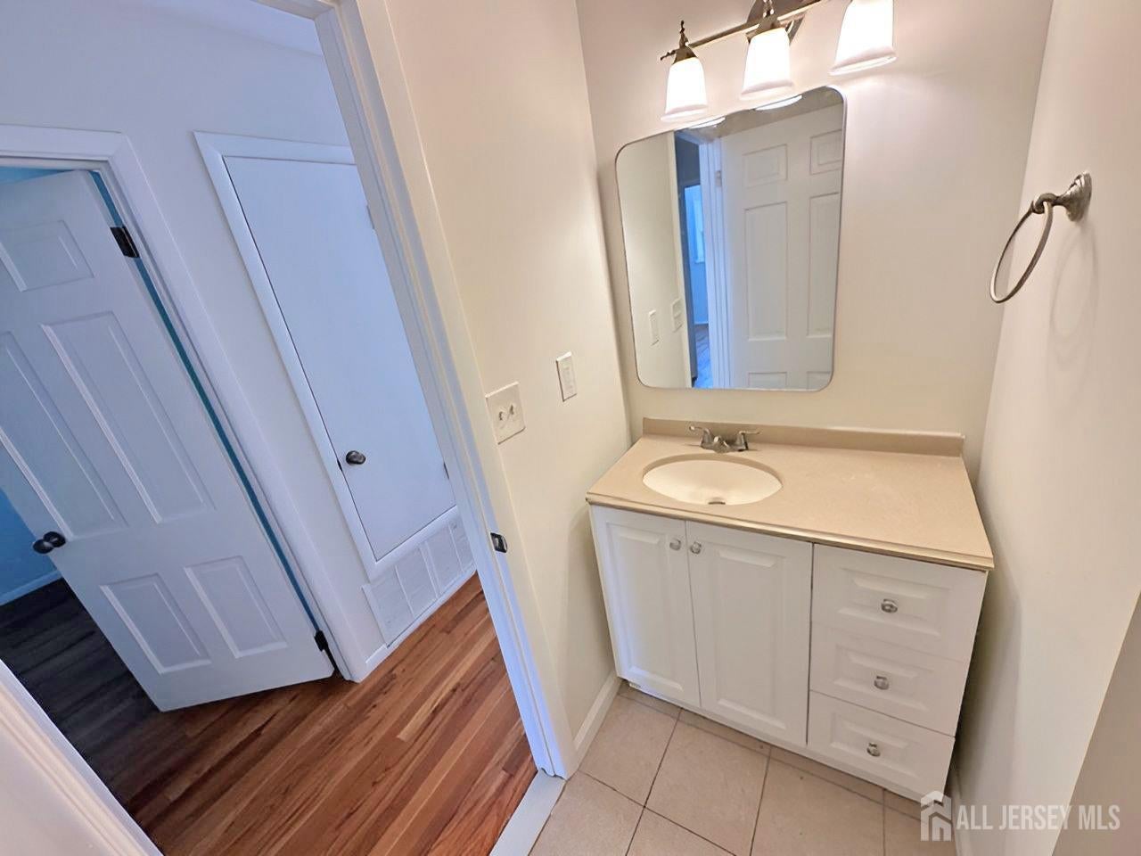 West Windsor, New Jersey, 08550, United States, 5 Bedrooms Bedrooms, ,3 BathroomsBathrooms,Residential,For Sale,1981003