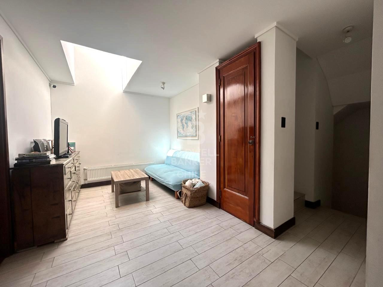 Lo Barnechea, Chile, 4 Bedrooms Bedrooms, ,5 BathroomsBathrooms,Residential,For Sale,1956171