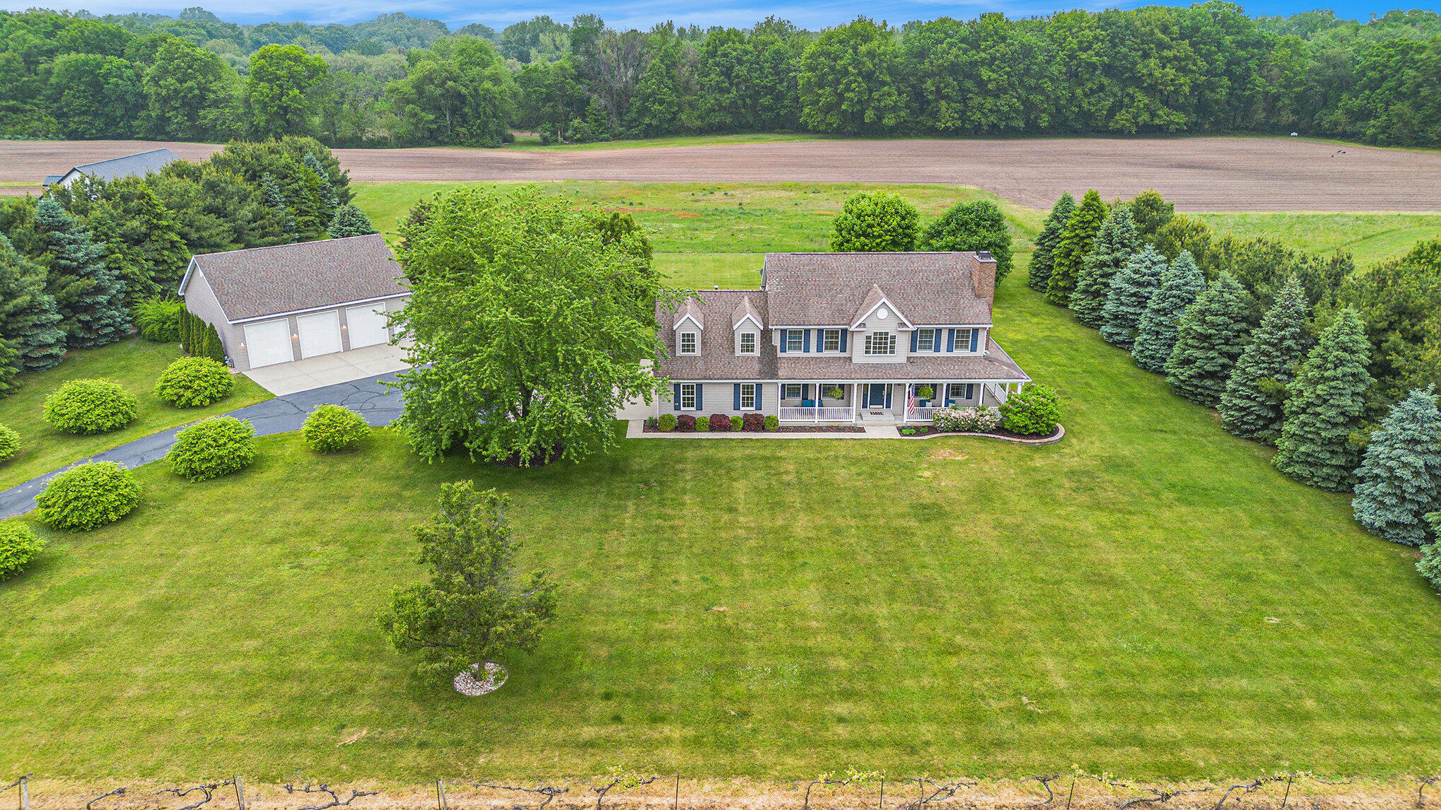 Stevensville, Michigan, 49127, United States, 4 Bedrooms Bedrooms, ,3 BathroomsBathrooms,Residential,For Sale,1942720