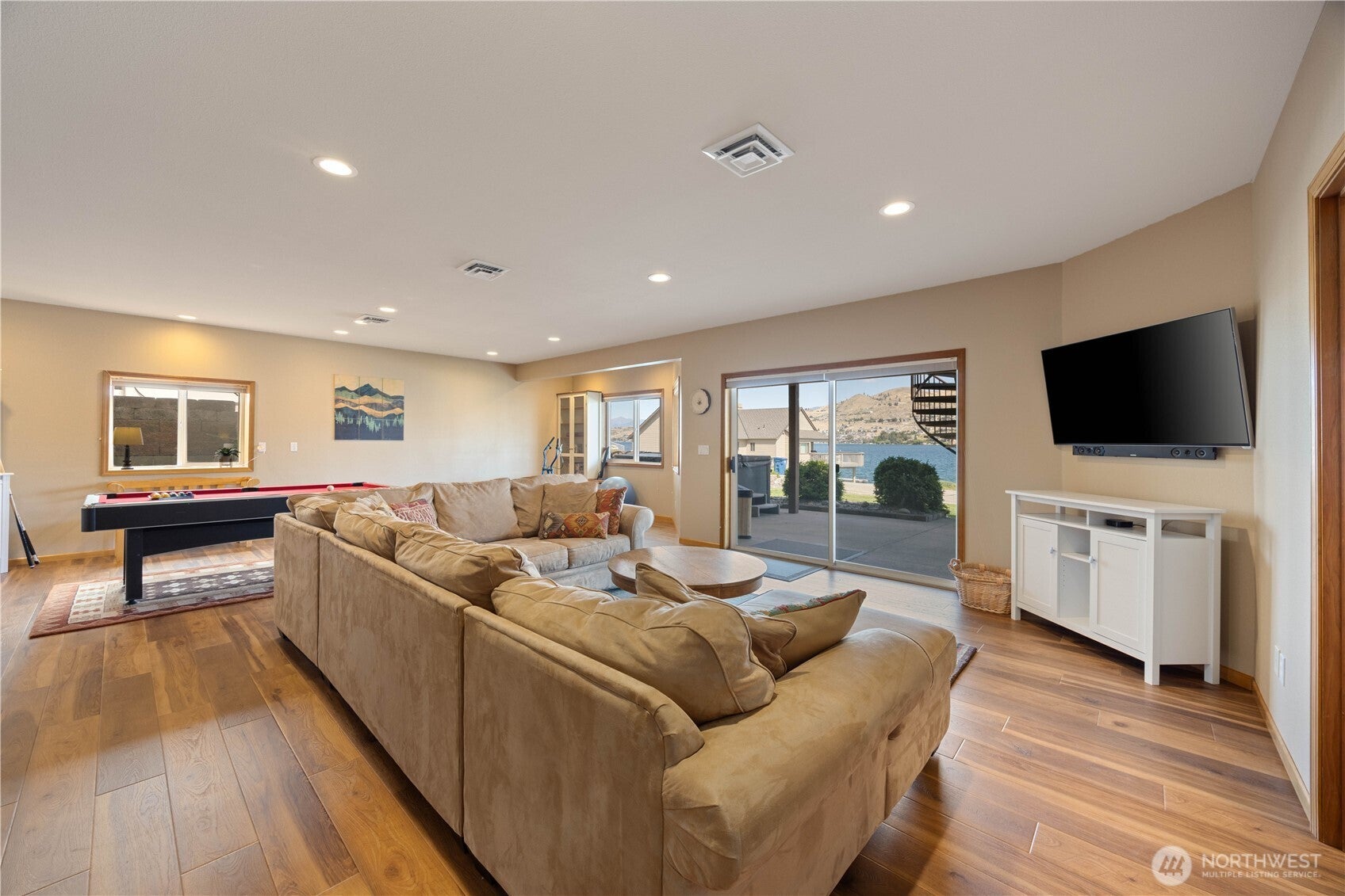Chelan, Washington, 98816, United States, 5 Bedrooms Bedrooms, ,3 BathroomsBathrooms,Residential,For Sale,1896644