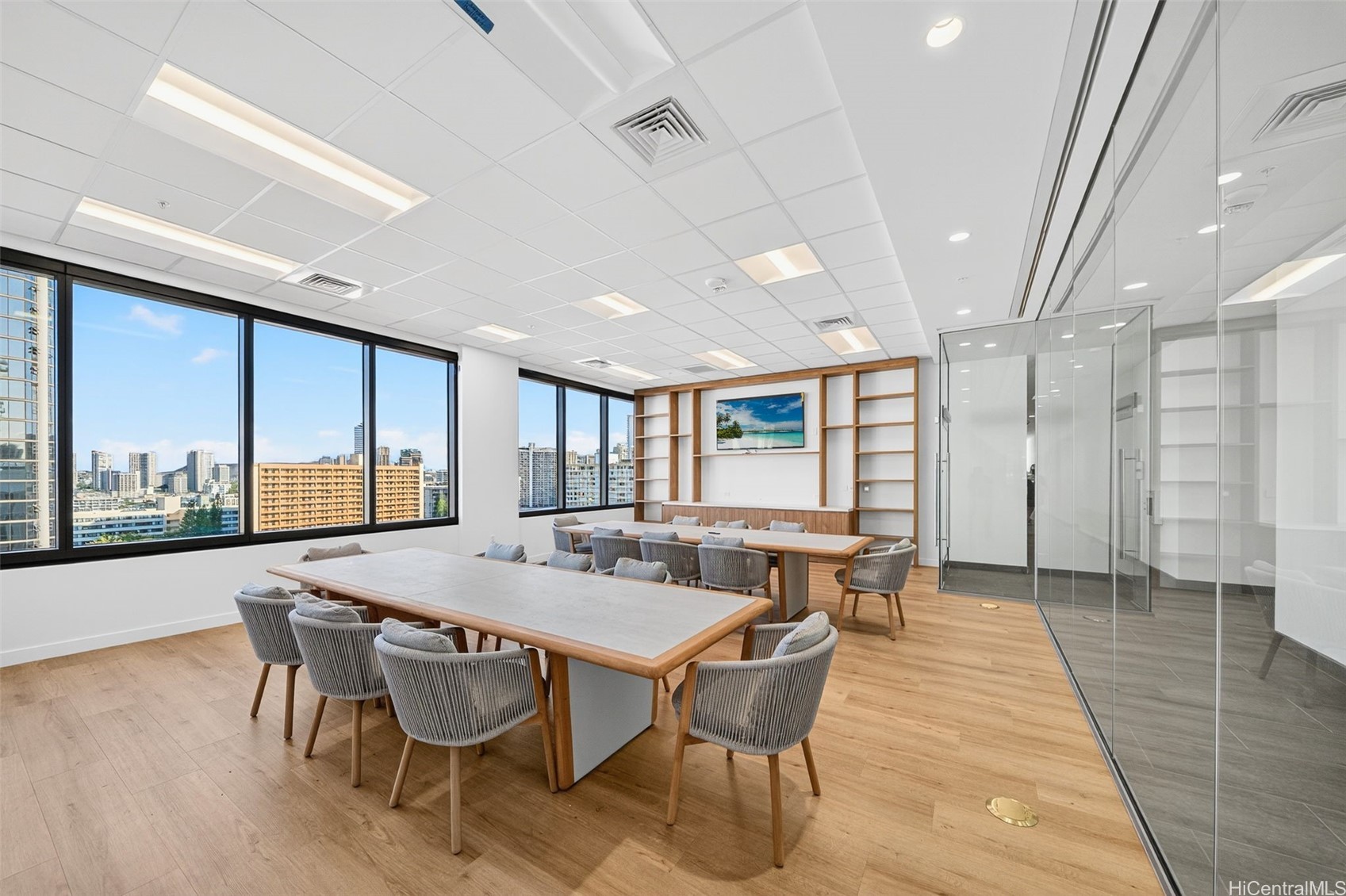 Honolulu, Hawaii, 96814, United States, 2 Bedrooms Bedrooms, ,2 BathroomsBathrooms,Residential,For Sale,2003184