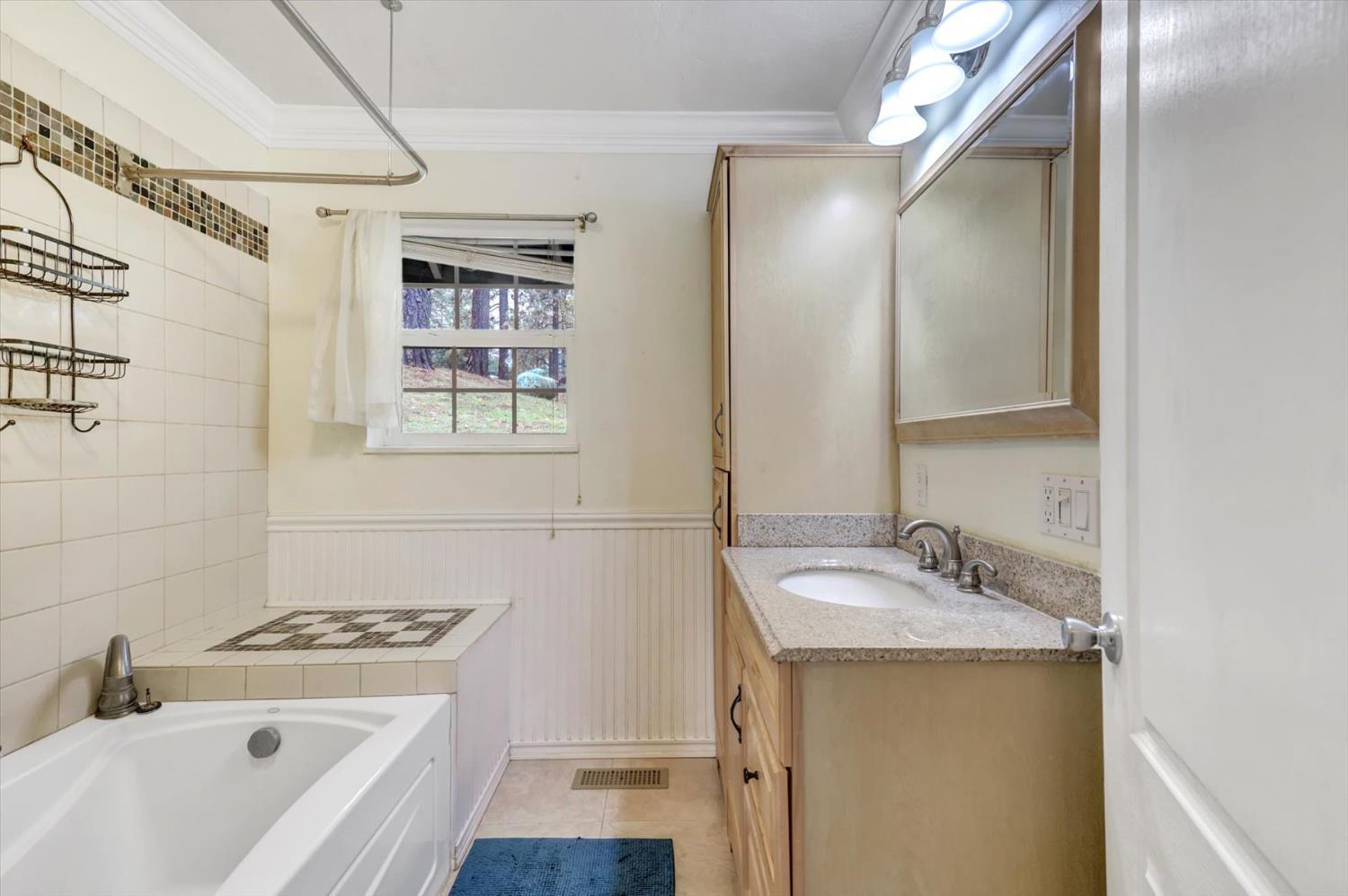 Grass Valley, California, 95949, United States, 2 Bedrooms Bedrooms, ,1 BathroomBathrooms,Residential,For Sale,1993836