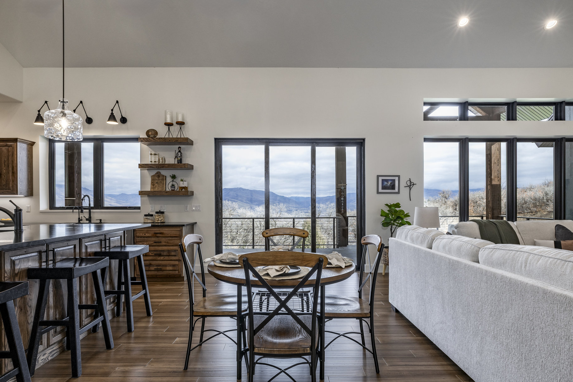  Welcome to a Private Mountain Luxury Retreat on Iconic Old Snowbasin Road - 物件實景