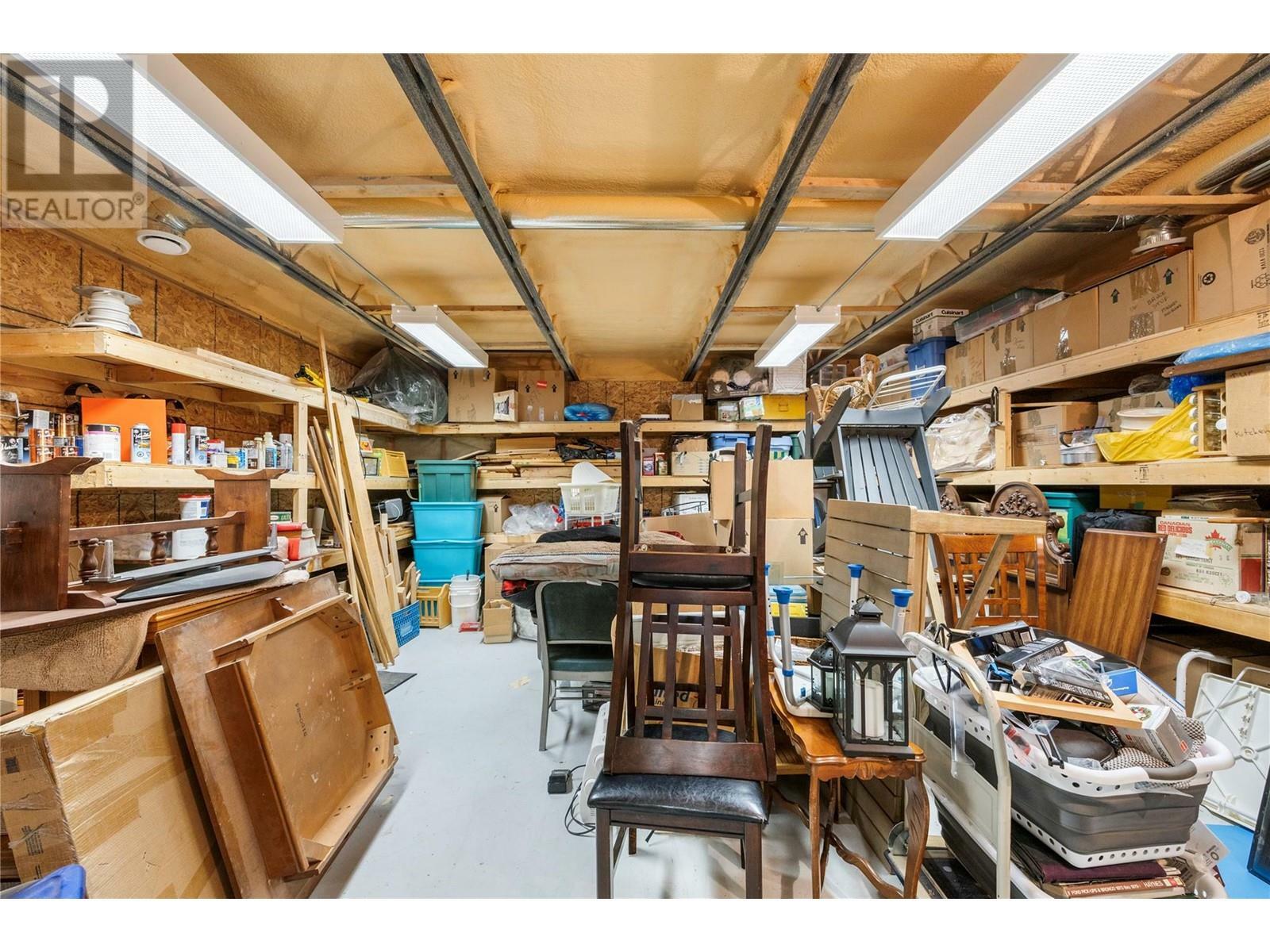 KELOWNA, British Columbia, V1P 1R7, CA, 5 Bedrooms Bedrooms, ,3 BathroomsBathrooms,Residential,For Sale,1837327