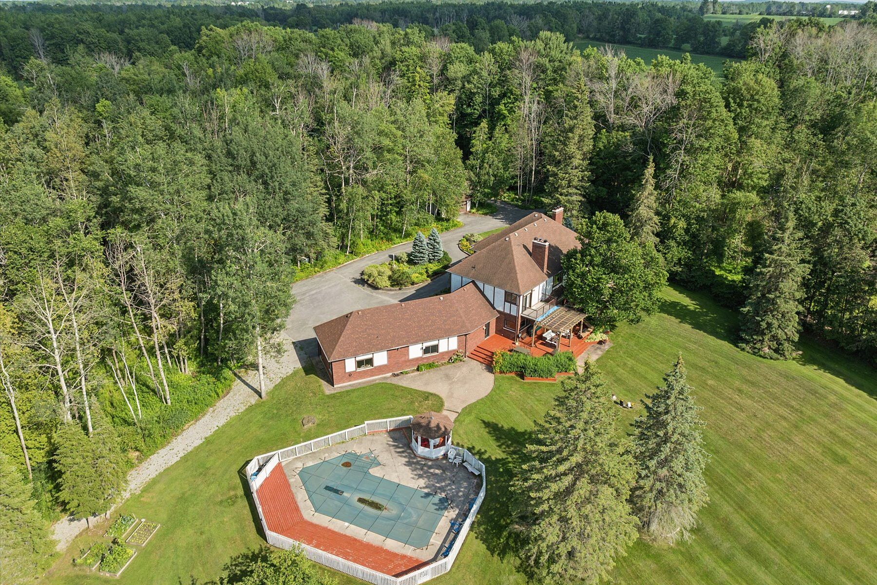  Pigeon Lake Estate-Kawarthas - 物件實景