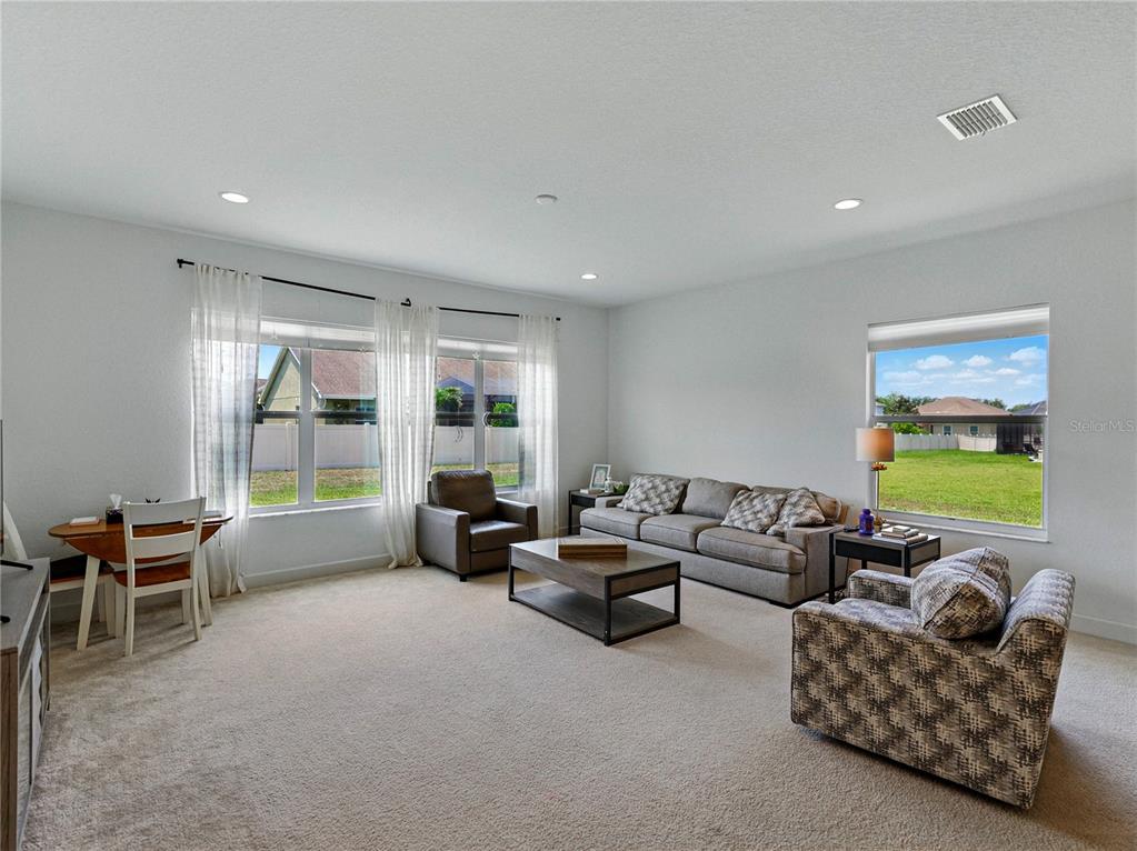 Lakeland, Florida, 33813, United States, 4 Bedrooms Bedrooms, ,3 BathroomsBathrooms,Residential,For Sale,1829235