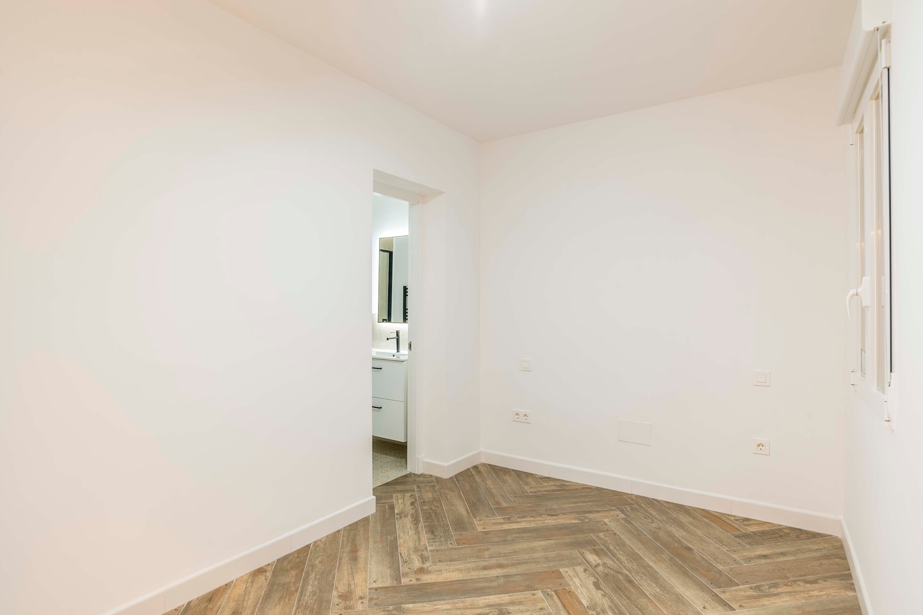  Renovated ground floor with private patio in Argüelles - 物件實景