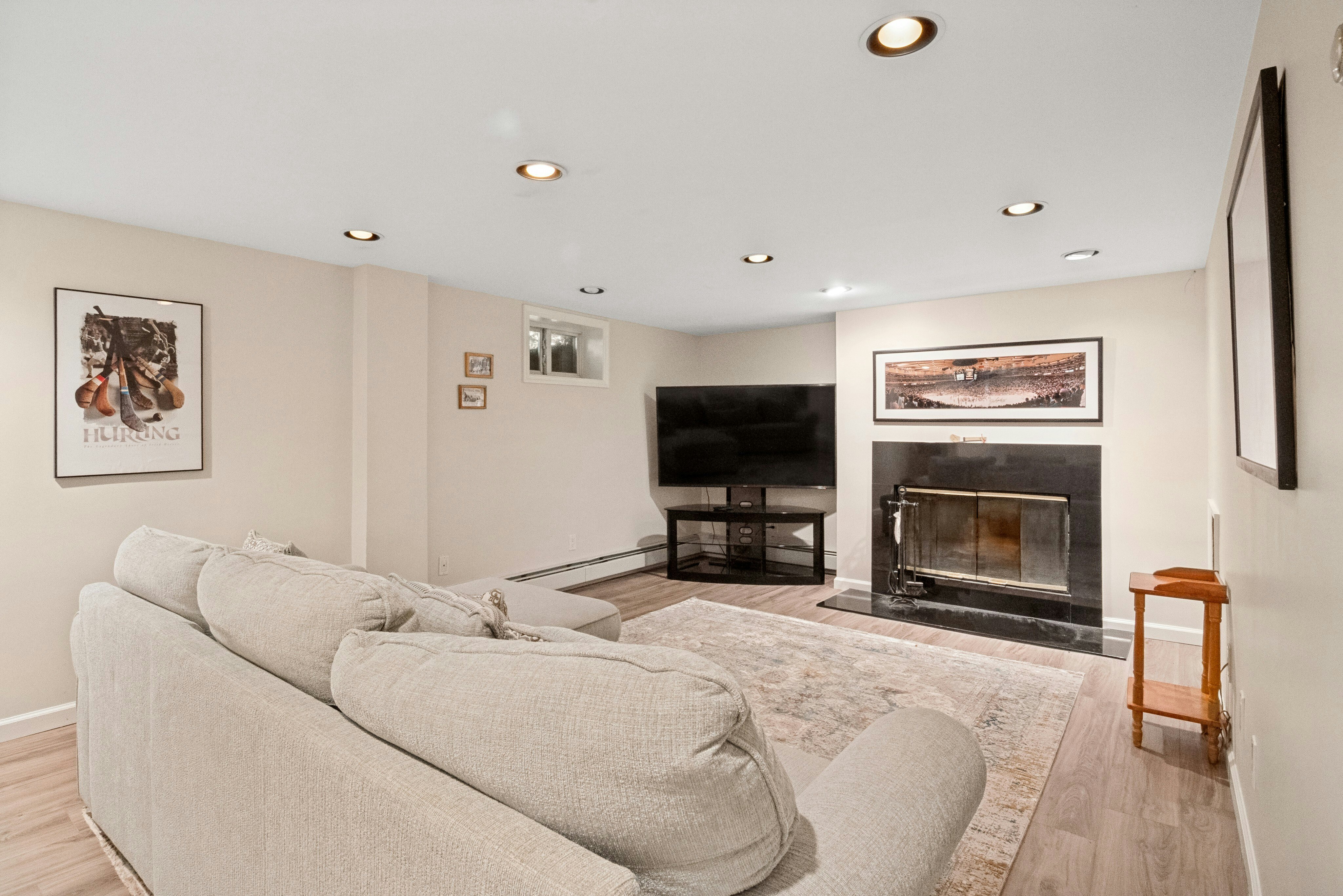  Charming three-bedroom, two bath ranch feels like home the moment you walk in - 物件實景