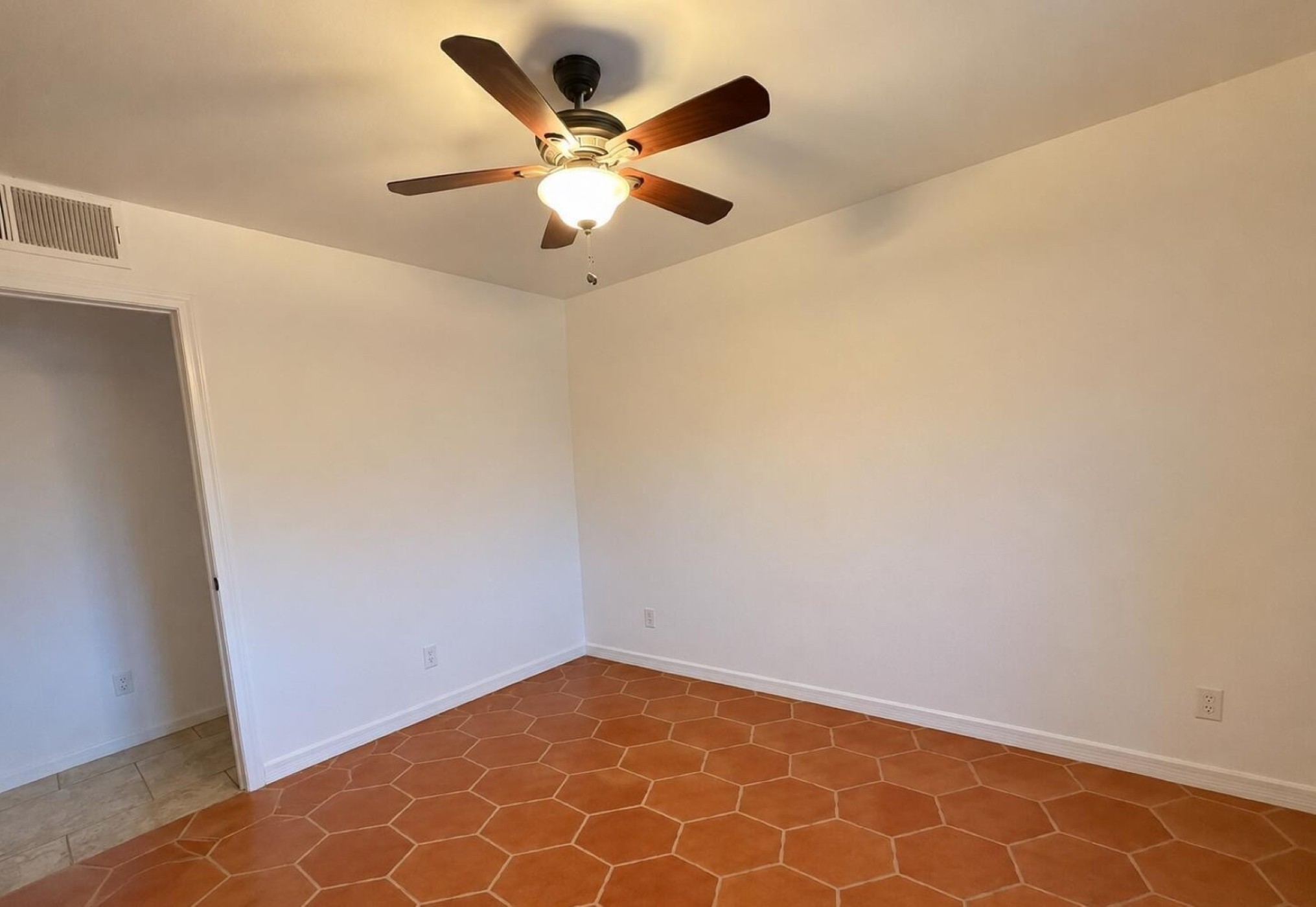  4431 N Swan Road, Tucson, AZ 85718 - 物件實景