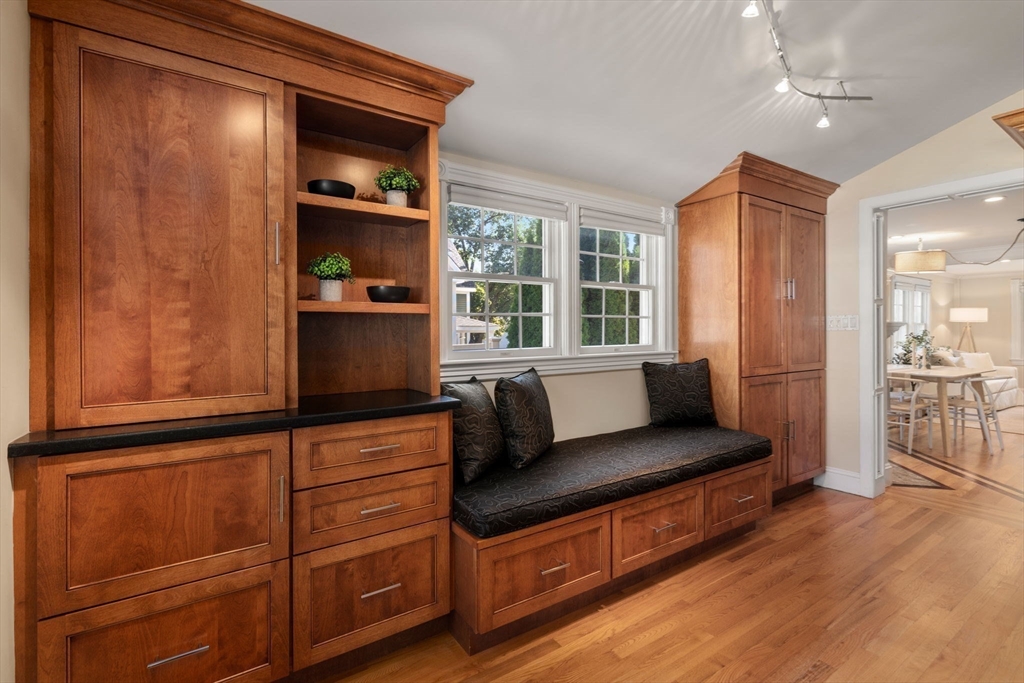 Concord, Massachusetts, 01742, United States, 3 Bedrooms Bedrooms, ,3 BathroomsBathrooms,Residential,For Sale,1949763