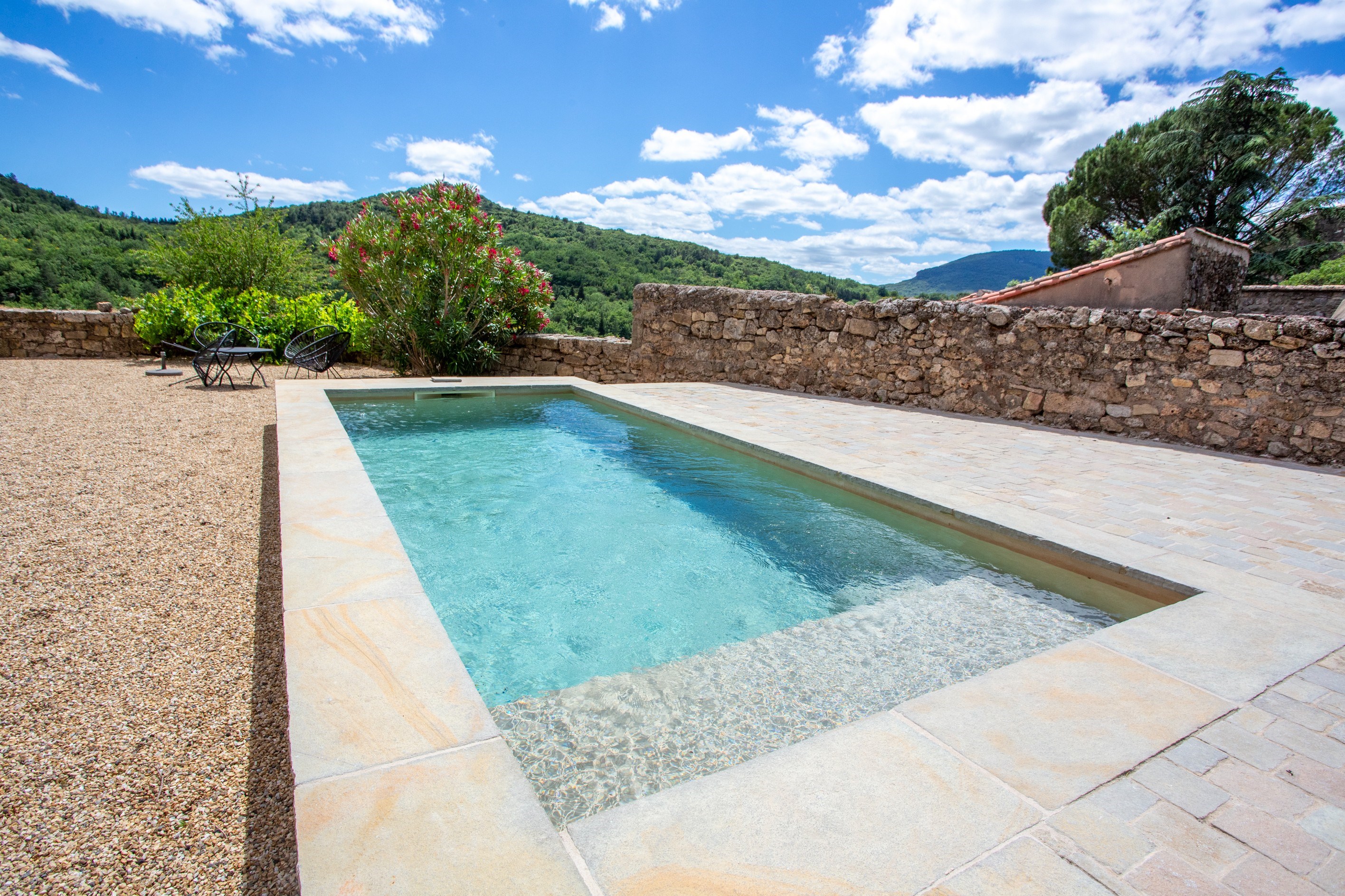  Château de Soubes from 11th Century Reimagined for Contemporary Living - 物件實景