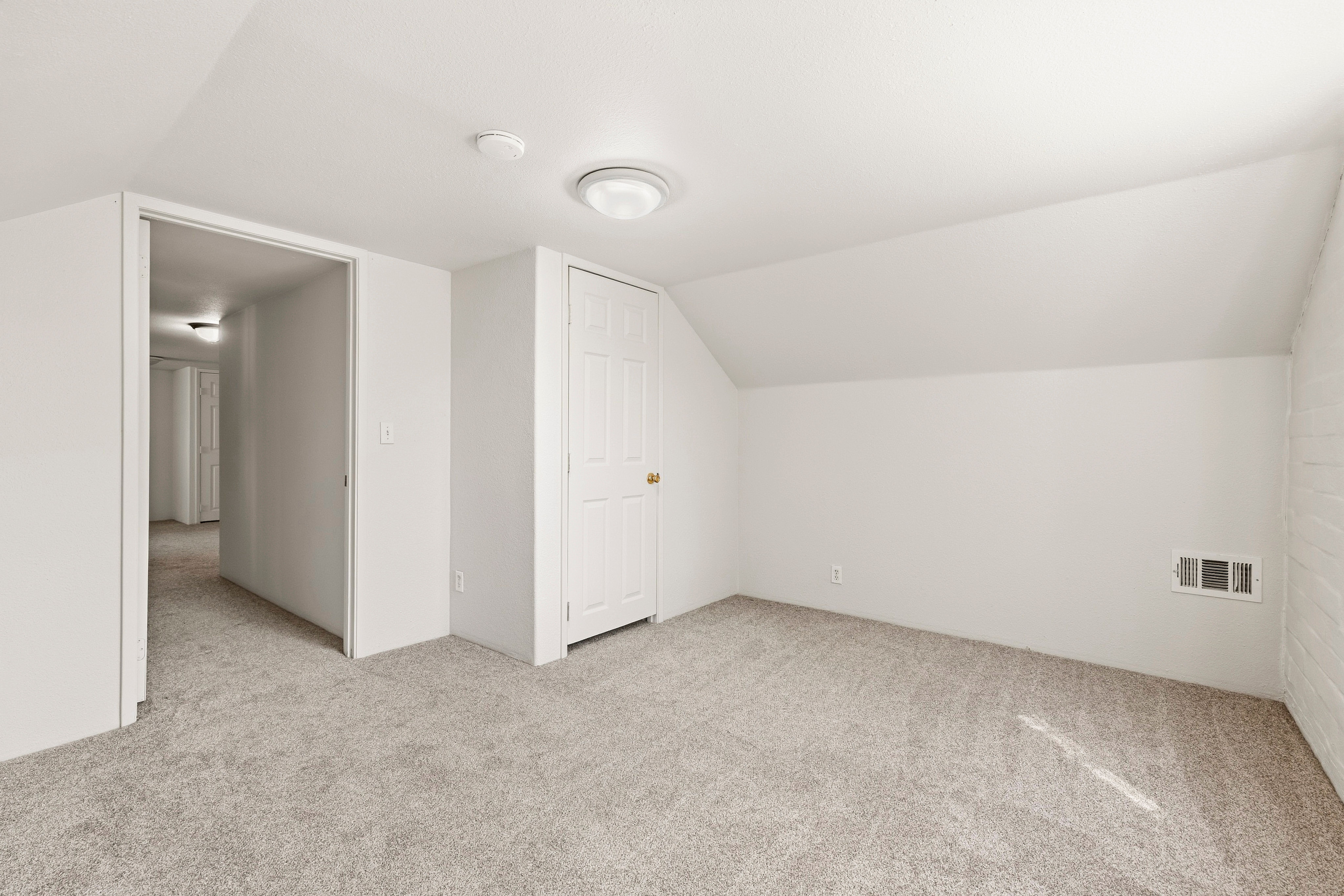  1241 Arcade Boulevard, Sacramento, CA 95815 - 物件實景