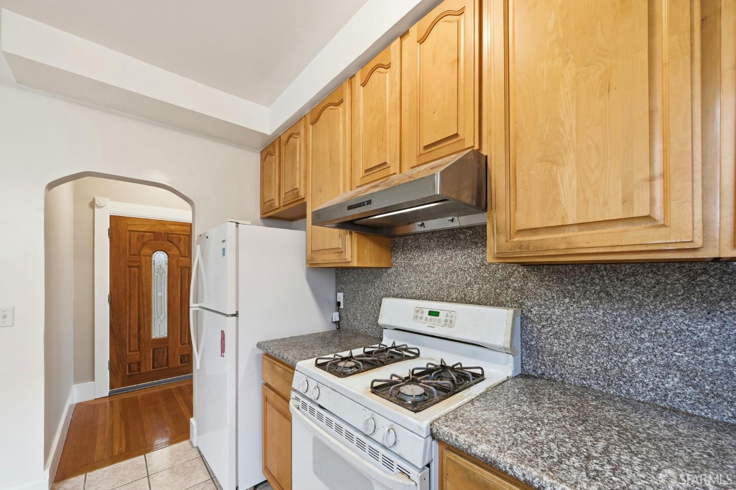 San Francisco, California, 94112, United States, 2 Bedrooms Bedrooms, ,1 BathroomBathrooms,Residential,For Sale,2008516