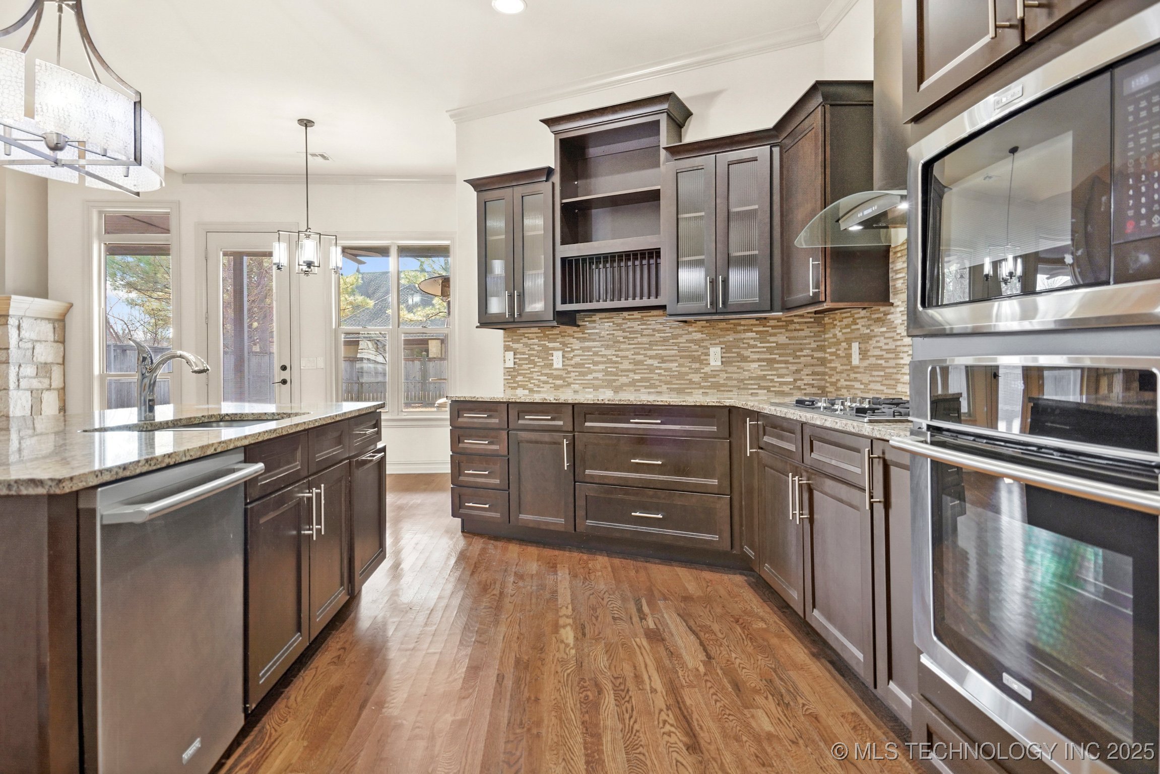 Broken Arrow, Oklahoma, 74011, United States, 4 Bedrooms Bedrooms, ,5 BathroomsBathrooms,Residential,For Sale,1885546