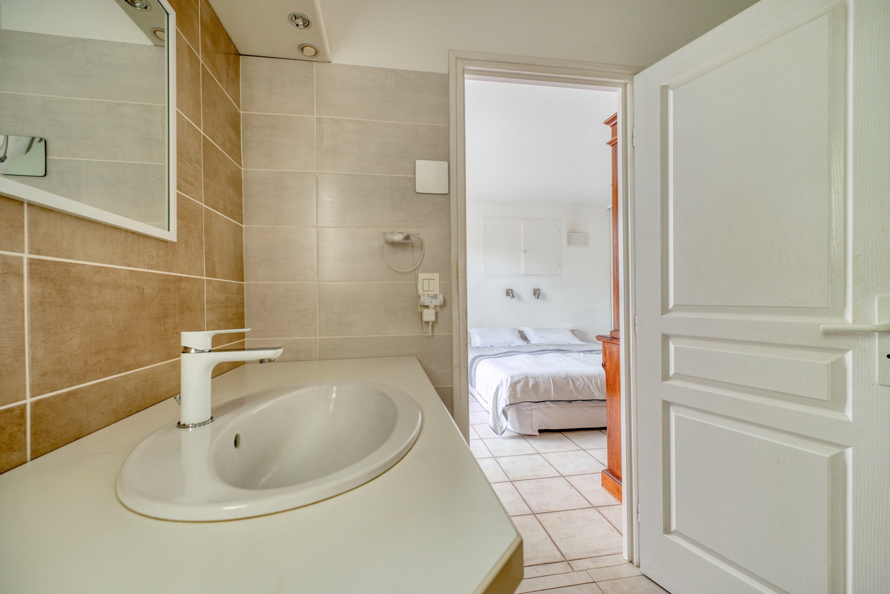  4 BEDROOM HOUSE IN THE HEART OF ST PIERRE D