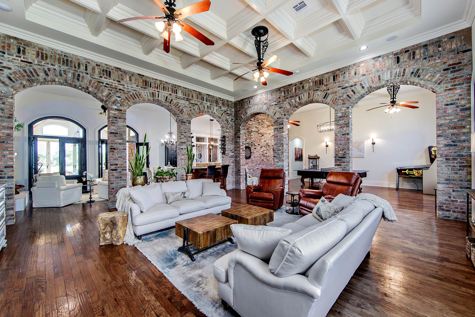 Houma, Louisiana, 70360, United States, 3 Bedrooms Bedrooms, ,4 BathroomsBathrooms,Residential,For Sale,2000974