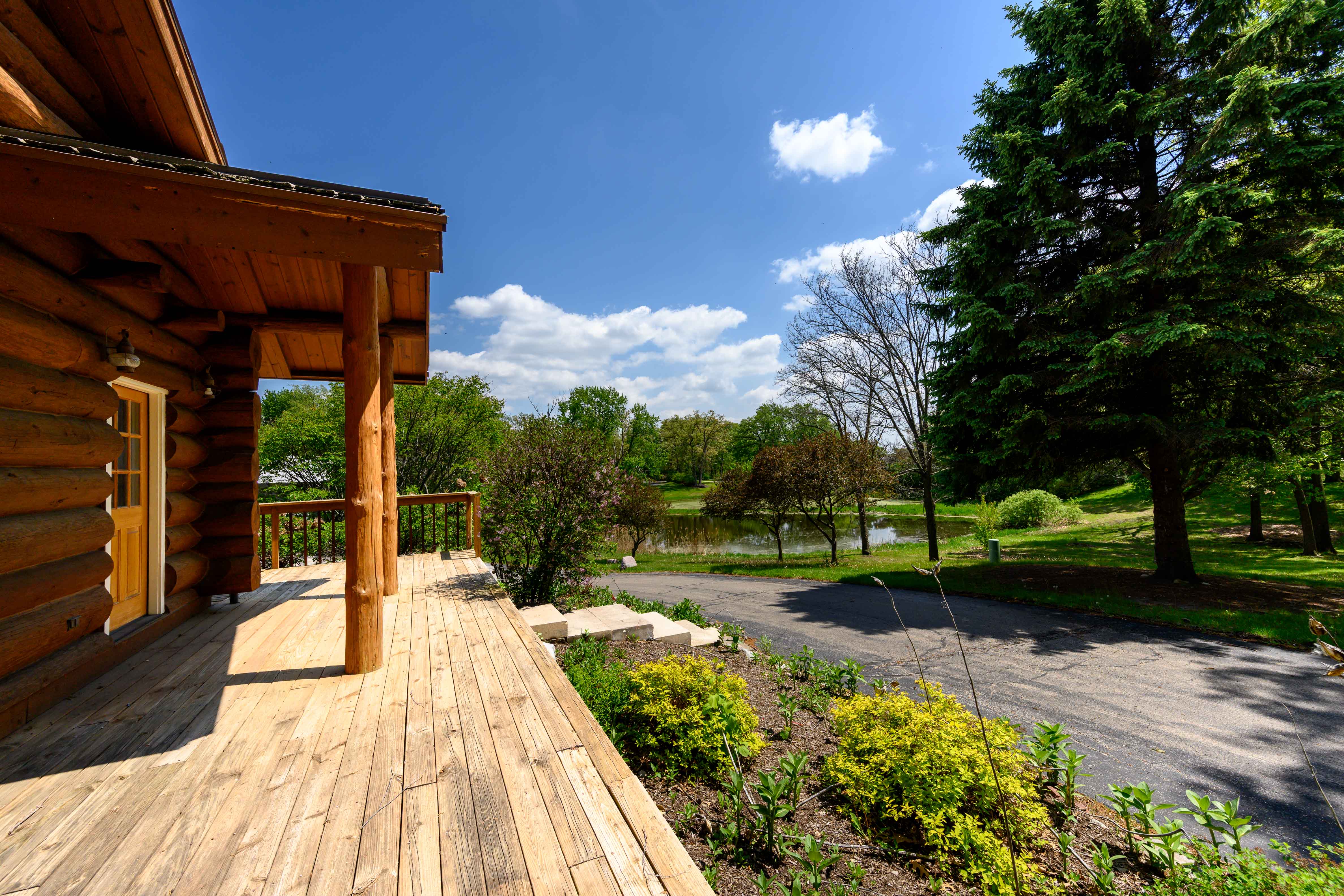  Stunning Real Log Home - 物件實景