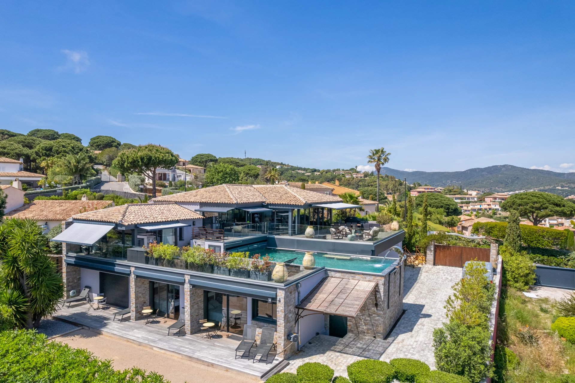 Sainte-Maxime, Provence-Alpes-Côte d’Azur, 83120, FR, 4 Bedrooms Bedrooms, ,2 BathroomsBathrooms,Residential,For Sale,1262407