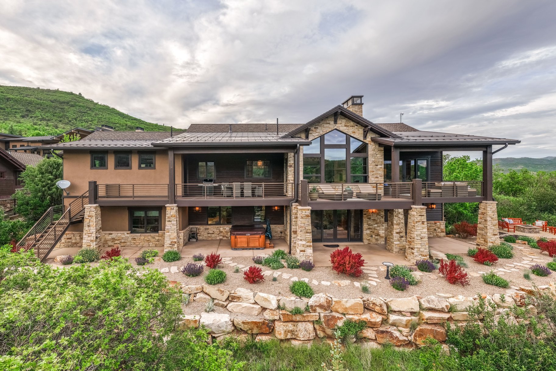  Luxury Custom Home in the Coveted Woods of Parleys Lane - 物件實景