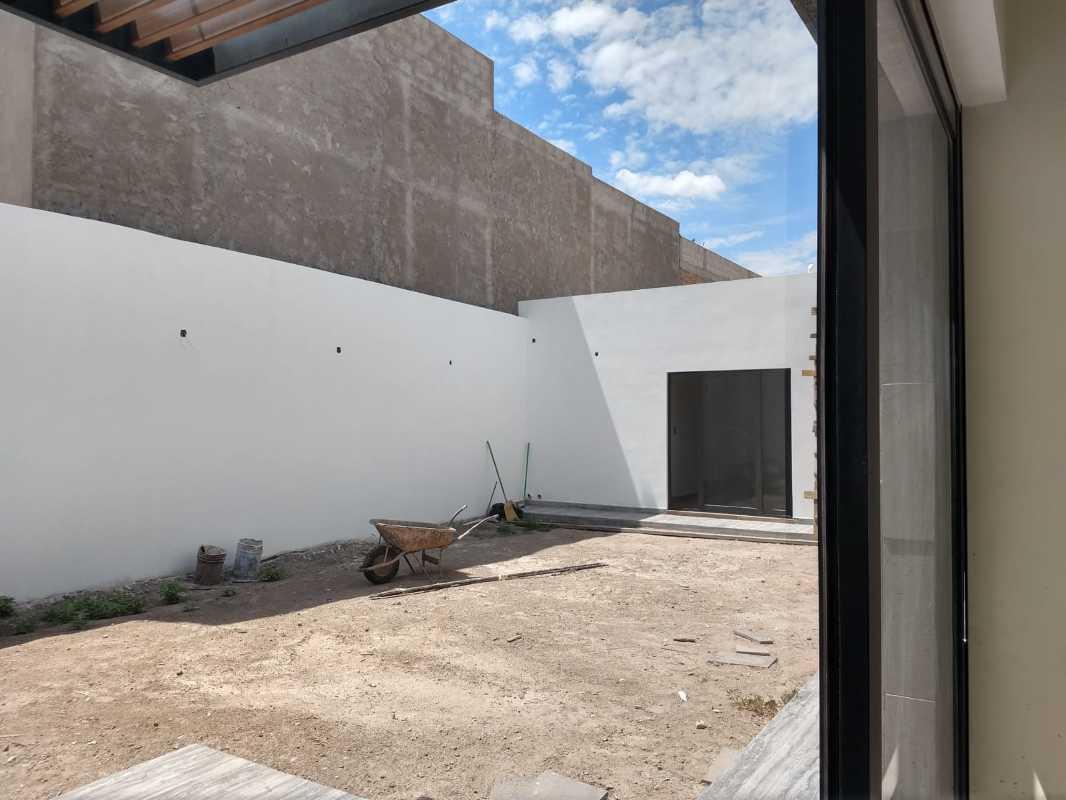 PROLONGACI?N HACIENDA DEL ROSARIO, Torreón, Coahuila de Zaragoza, 27106, Mexico, 4 Bedrooms Bedrooms, ,5 BathroomsBathrooms,Residential,For Sale,PROLONGACI?N HACIENDA DEL ROSARIO,1652963