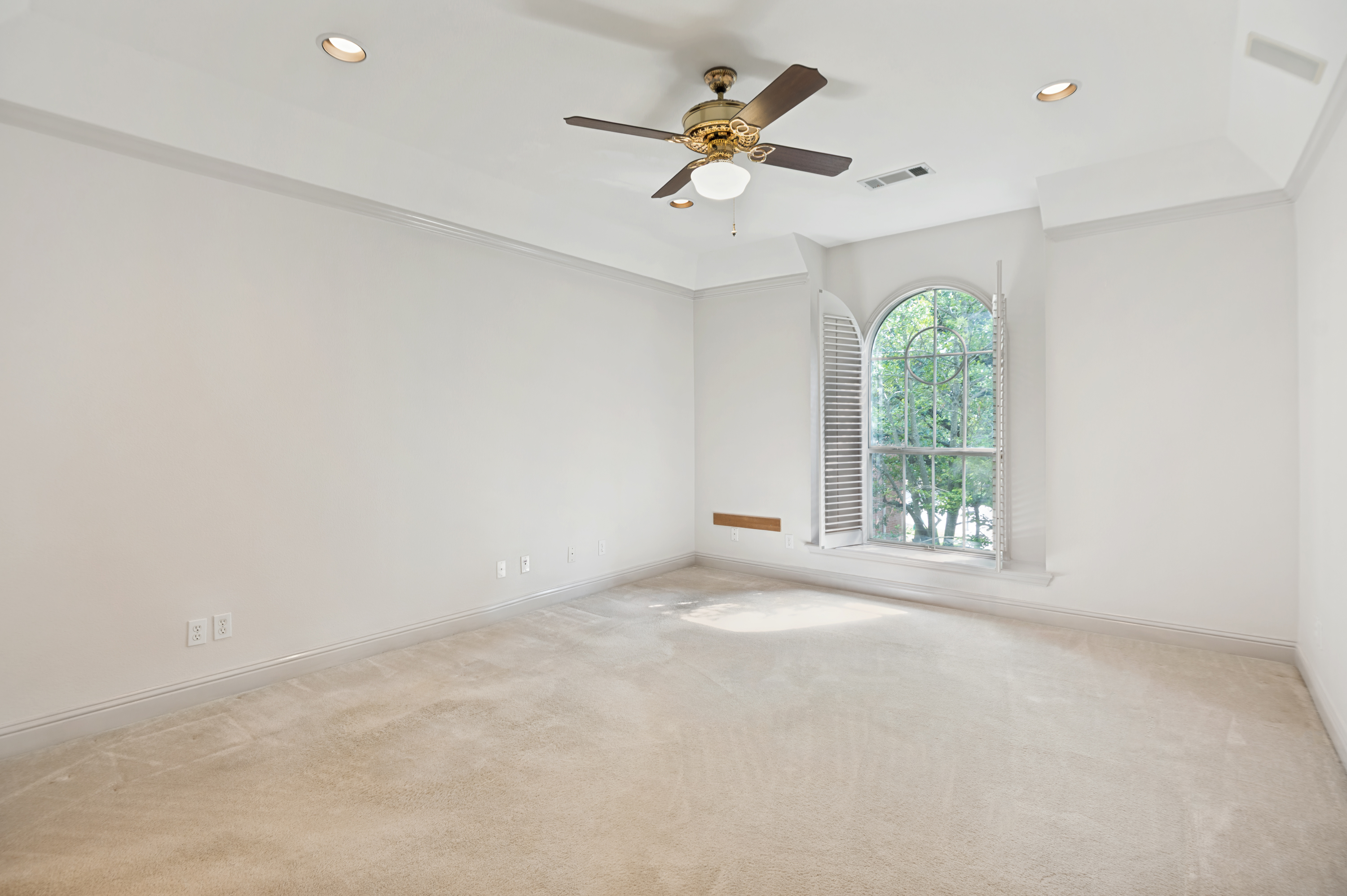  Excellent Opportunity on Edith Court in Midway Hollow - 物件實景