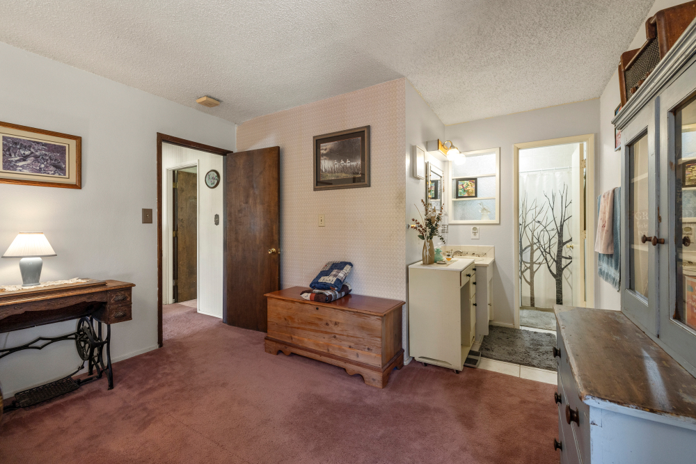 KLAMATH FALLS, Oregon, 97603, United States, 3 Bedrooms Bedrooms, ,2 BathroomsBathrooms,Residential,For Sale,1984285