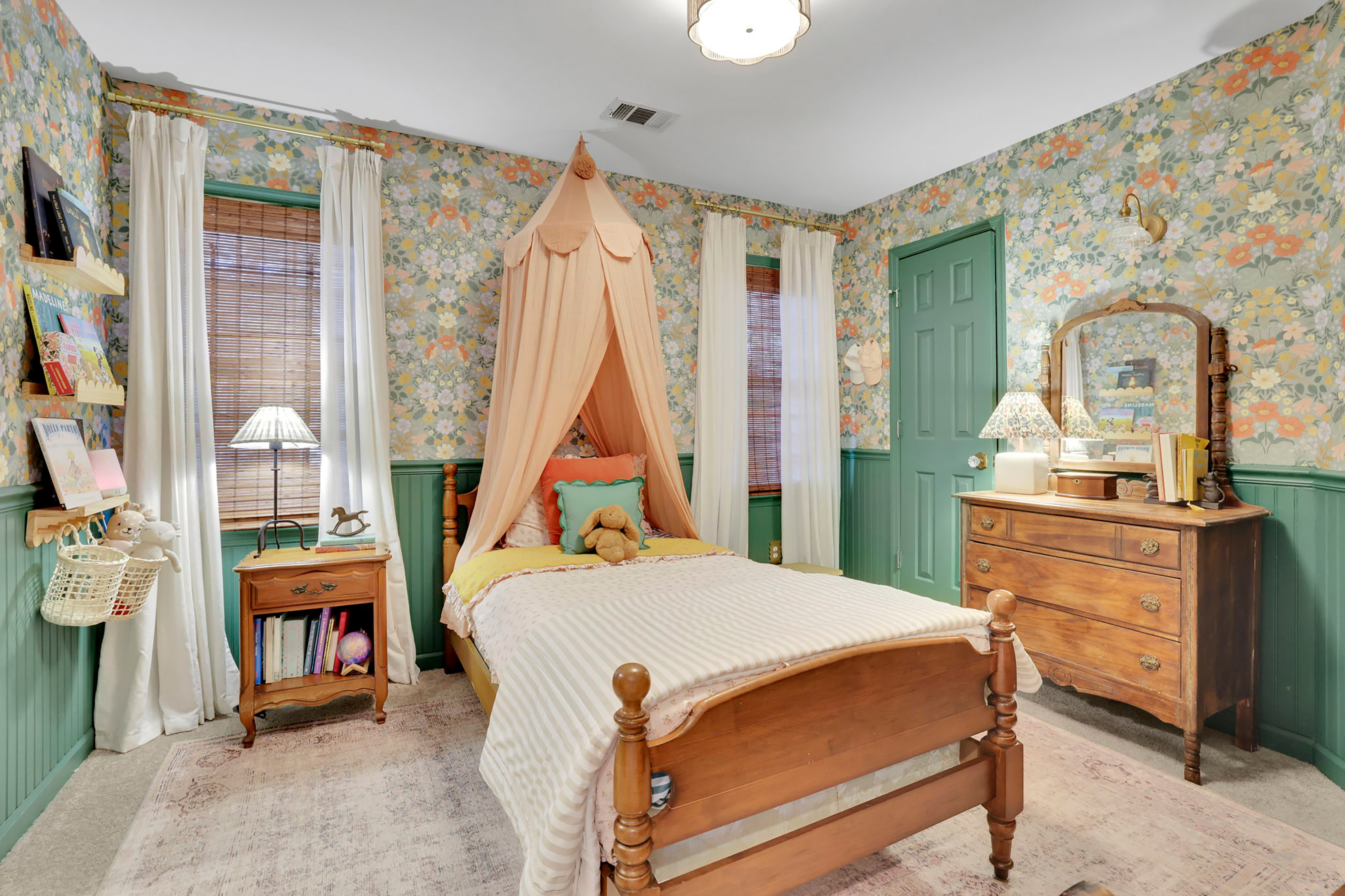  Beautifully Maintained Home Nestled Within a Quiet and Established Community - 物件實景