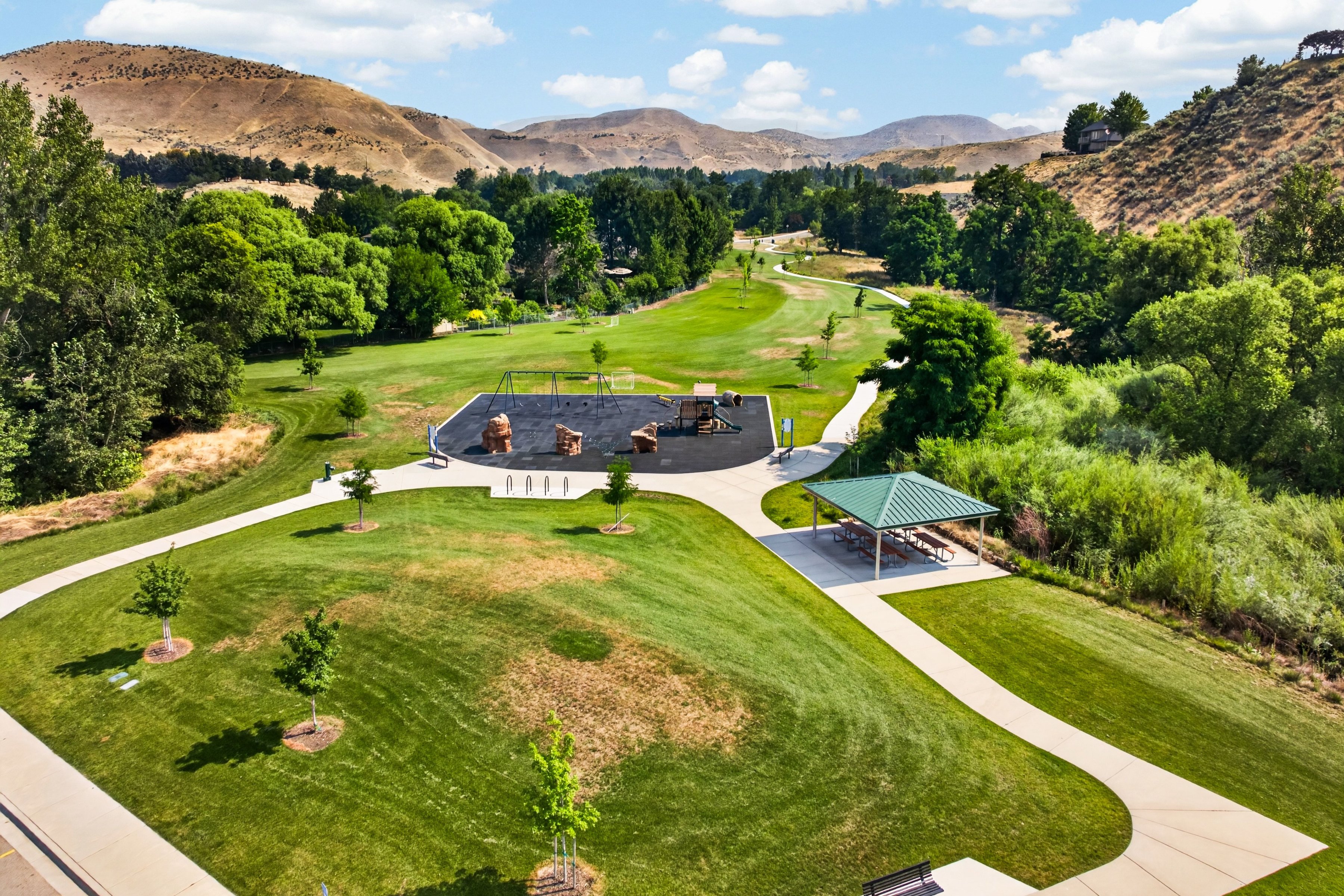  Elegant Single-Level Retreat Near Golf Course - 物件實景