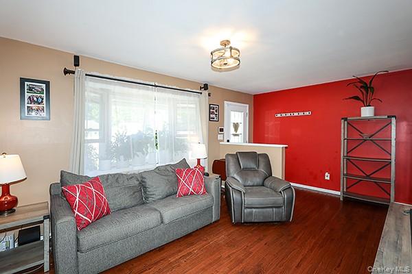 Ronkonkoma, New York, 11779, United States, 3 Bedrooms Bedrooms, ,2 BathroomsBathrooms,Residential,For Sale,1937699