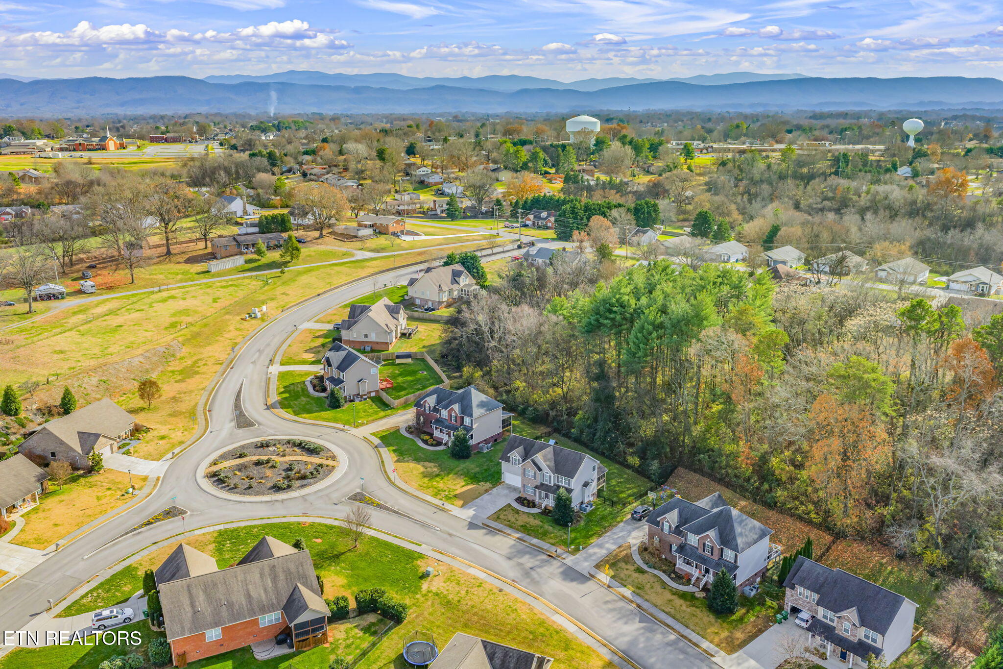 Maryville, Tennessee, 37804, United States, 4 Bedrooms Bedrooms, ,3 BathroomsBathrooms,Residential,For Sale,1996770