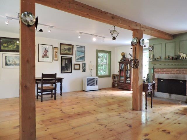 Weare, New Hampshire, 03281, United States, 2 Bedrooms Bedrooms, ,Residential,For Sale,1887155