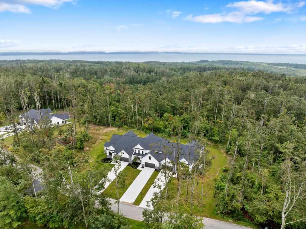 Harbor Springs, Michigan, 49740, United States, 3 Bedrooms Bedrooms, ,2 BathroomsBathrooms,Residential,For Sale,1991067