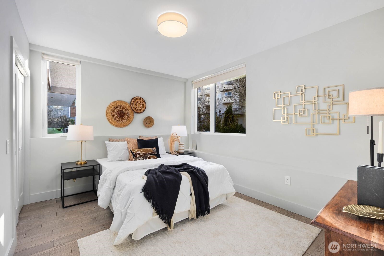 Seattle, Washington, 98103, United States, 3 Bedrooms Bedrooms, ,2 BathroomsBathrooms,Residential,For Sale,1990926