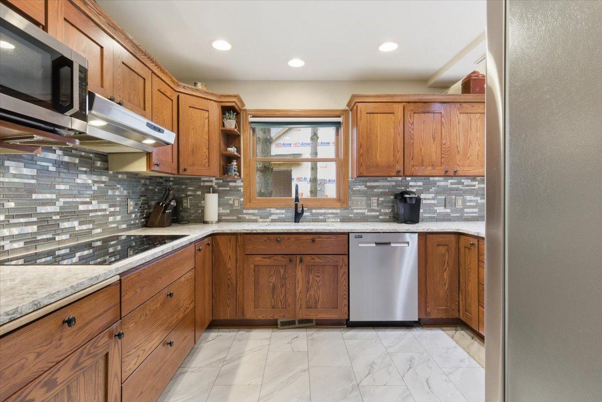 New Richmond, Wisconsin, 54017, United States, 4 Bedrooms Bedrooms, ,1 BathroomBathrooms,Residential,For Sale,1985079