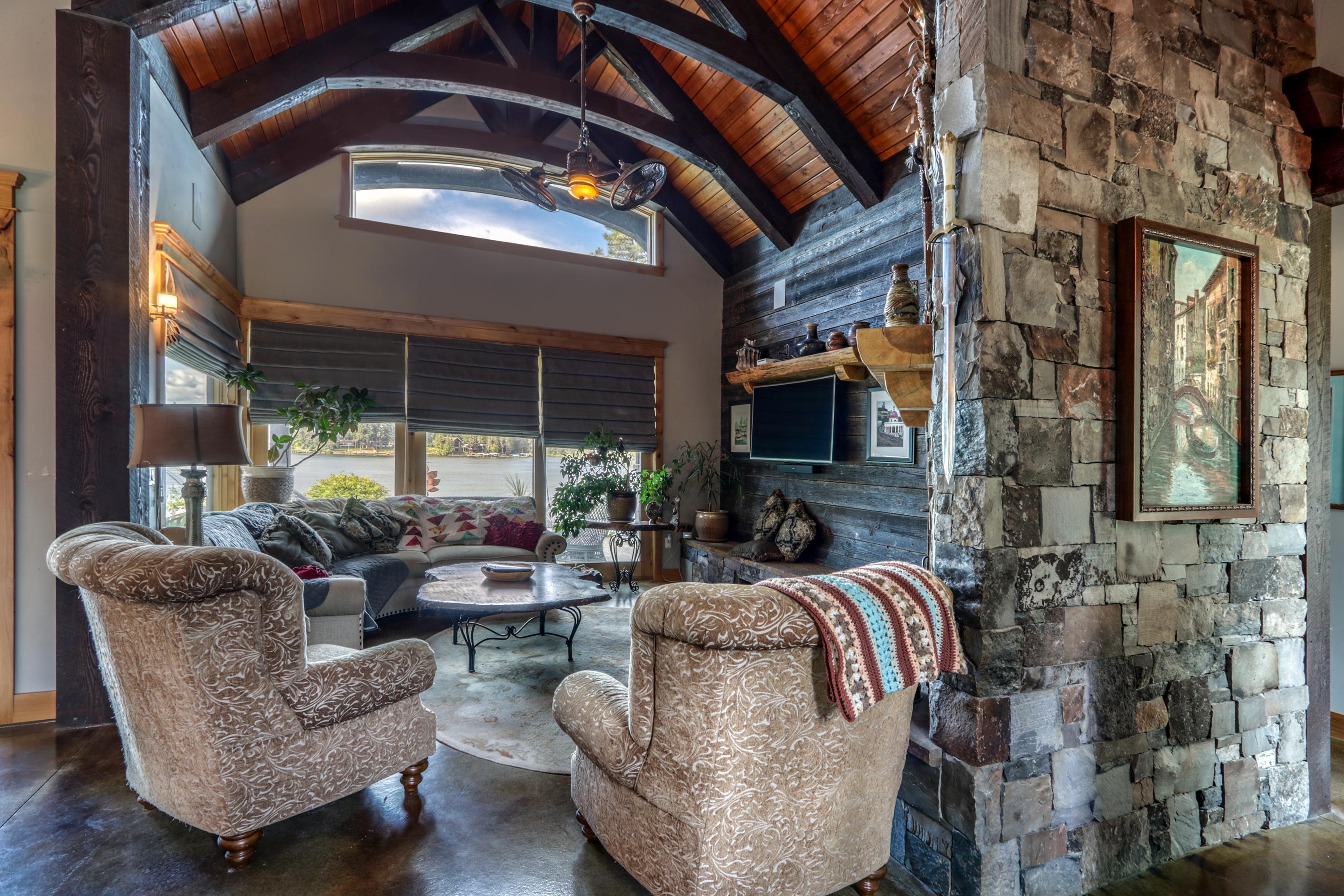 Sandpoint, Idaho, 83864, United States, 2 Bedrooms Bedrooms, ,4 BathroomsBathrooms,Residential,For Sale,1806623