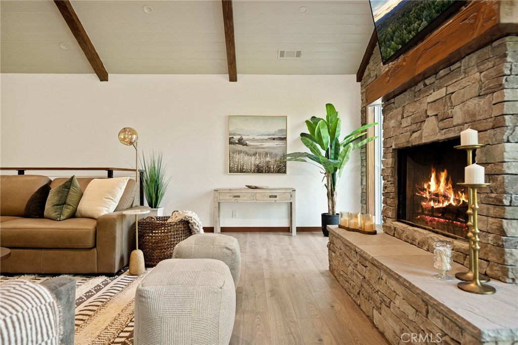 Lake Arrowhead, California, 92352, United States, 4 Bedrooms Bedrooms, ,5 BathroomsBathrooms,Residential,For Sale,1989465