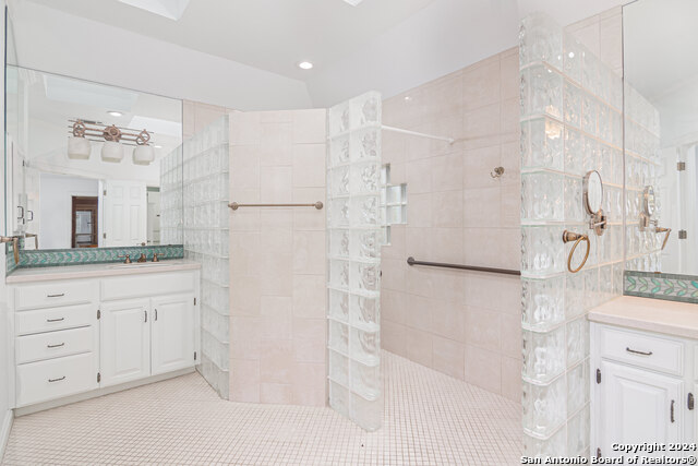 Seguin, Texas, 78155, United States, 4 Bedrooms Bedrooms, ,3 BathroomsBathrooms,Residential,For Sale,1880390