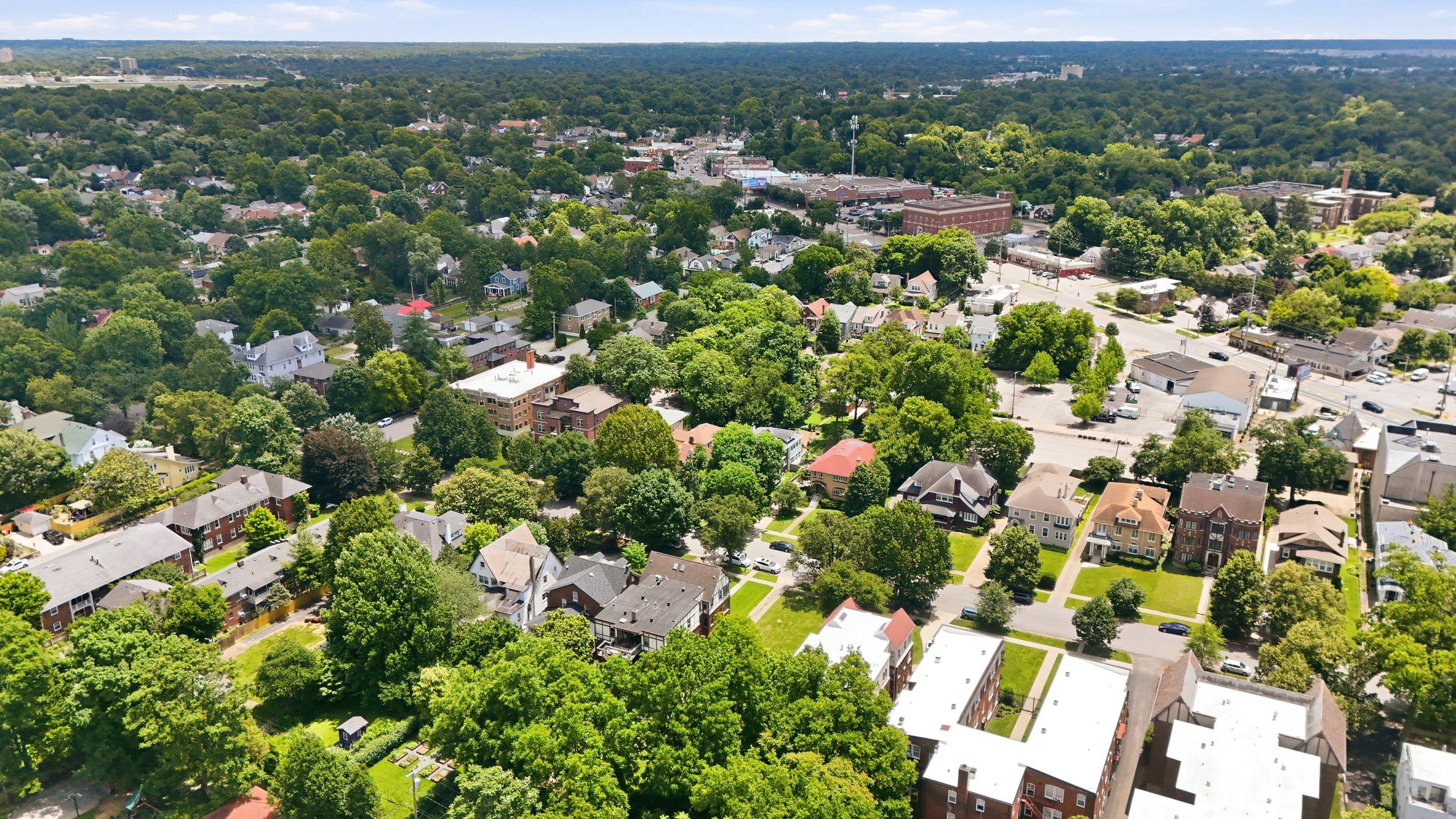  2055 Douglass Boulevard, Louisville, KY 40205 - 物件實景