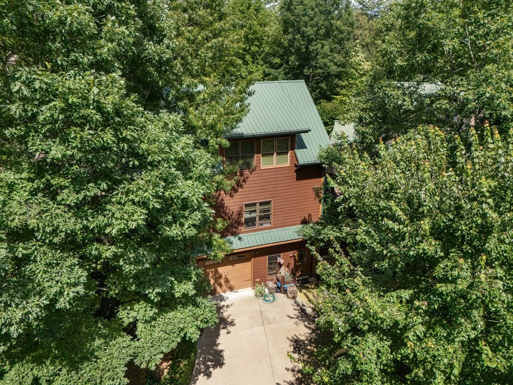 Blairsville, Georgia, 30512, United States, 3 Bedrooms Bedrooms, ,4 BathroomsBathrooms,Residential,For Sale,1895292
