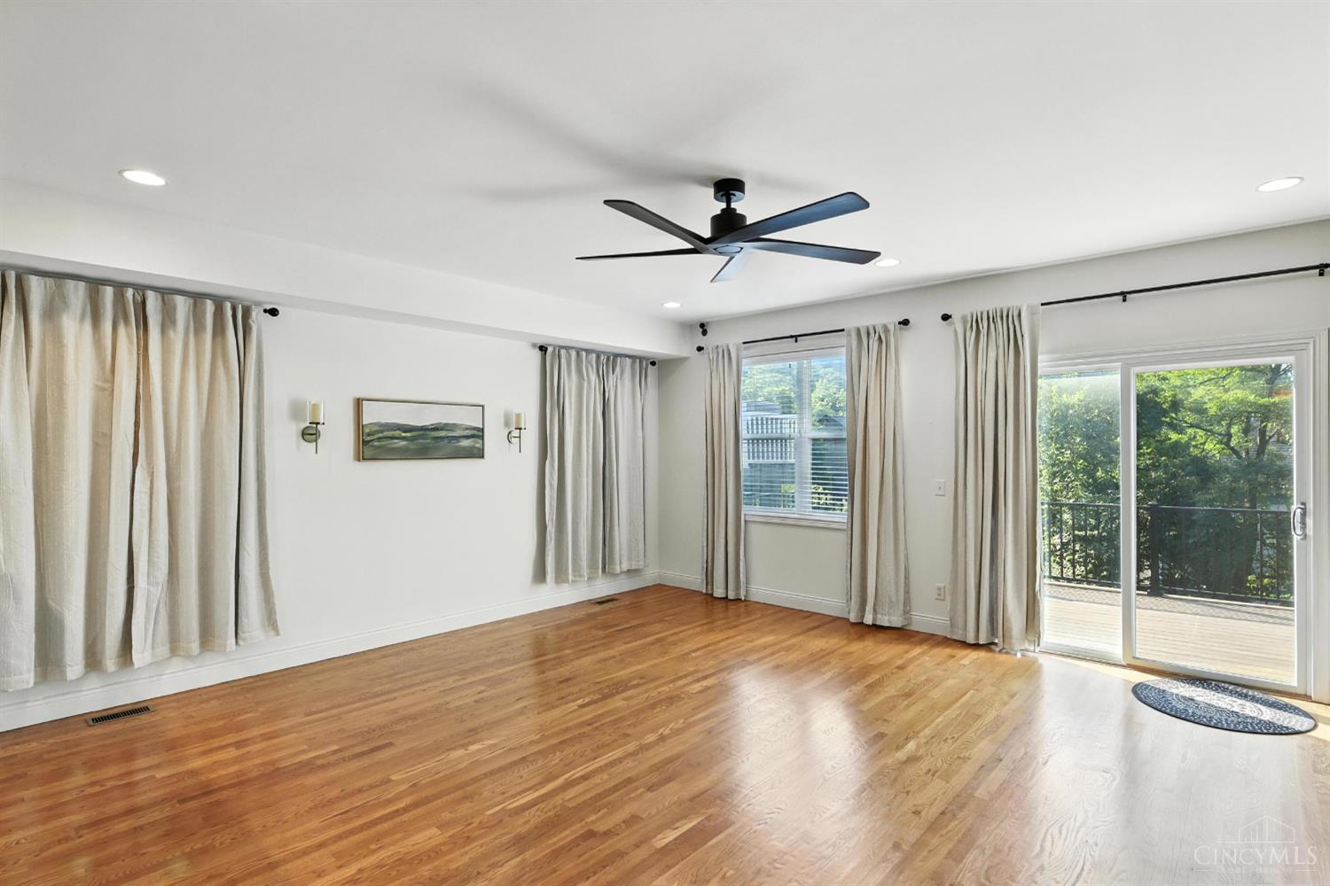 Cincinnati, Ohio, 45226, United States, 3 Bedrooms Bedrooms, ,4 BathroomsBathrooms,Residential,For Sale,1907461